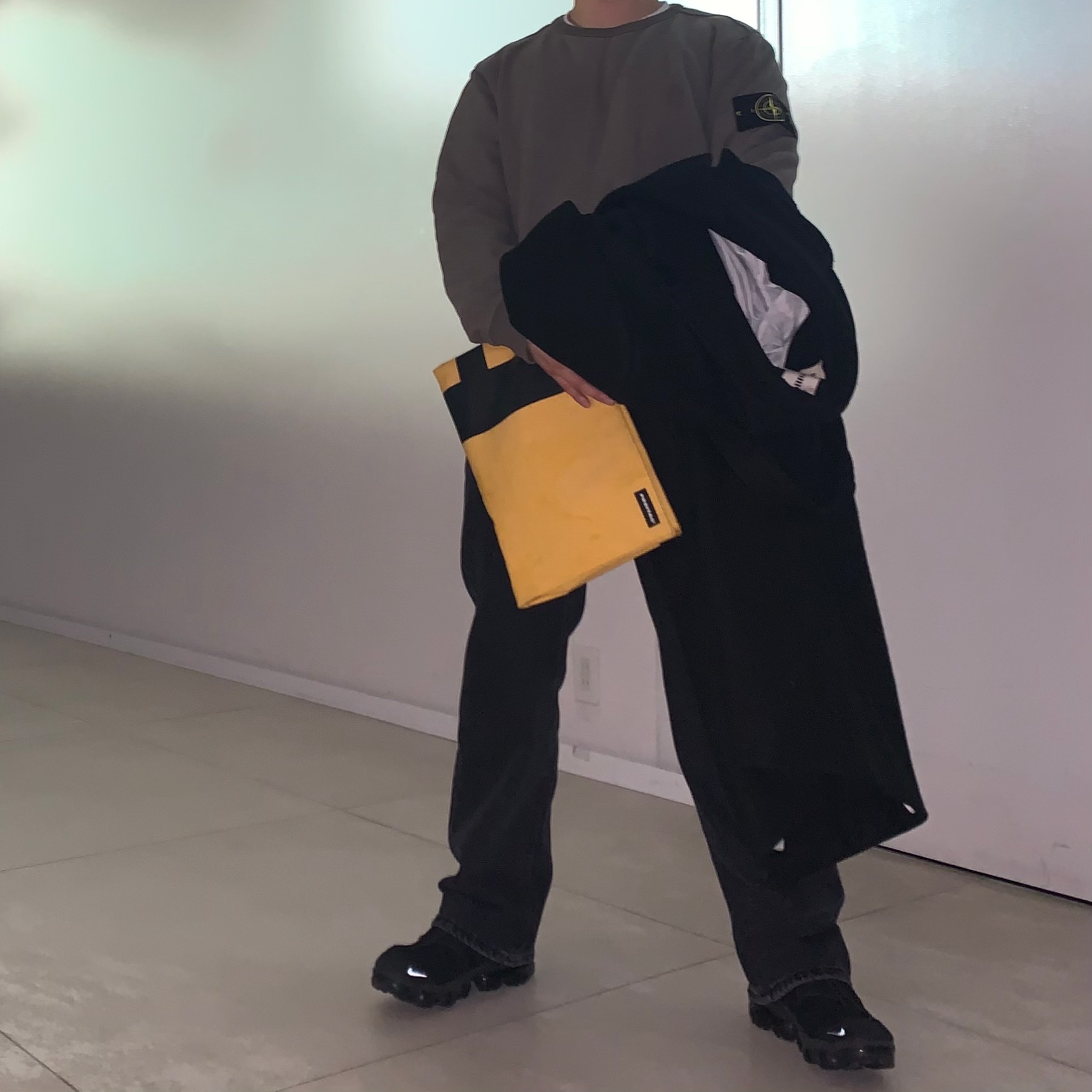 Nike Air VaporMax Utility Triple Black 착용 스타일