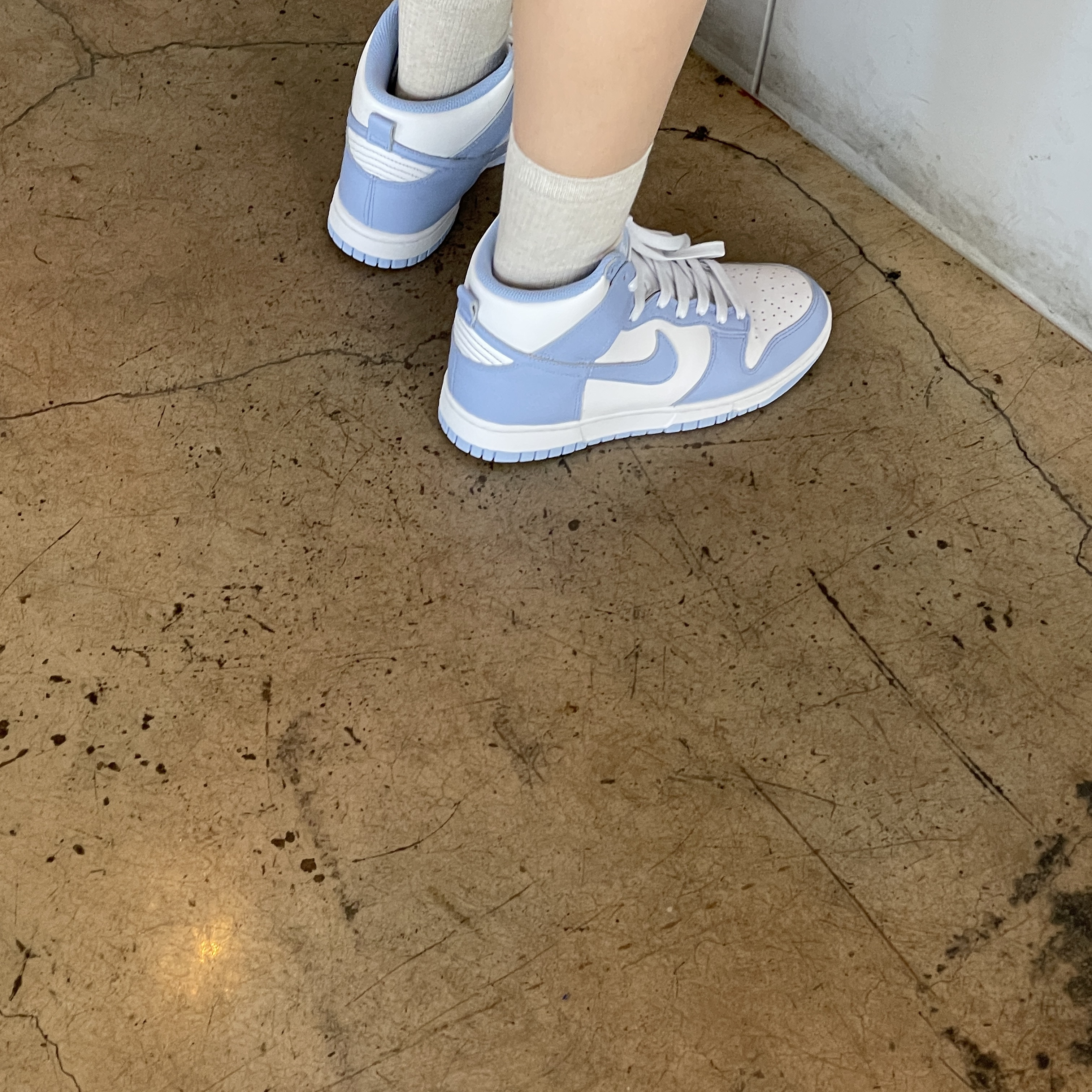 (W) Jordan 1 Retro High OG Seafoam, (W) Nike Dunk High Aluminum 착용 스타일 - 2