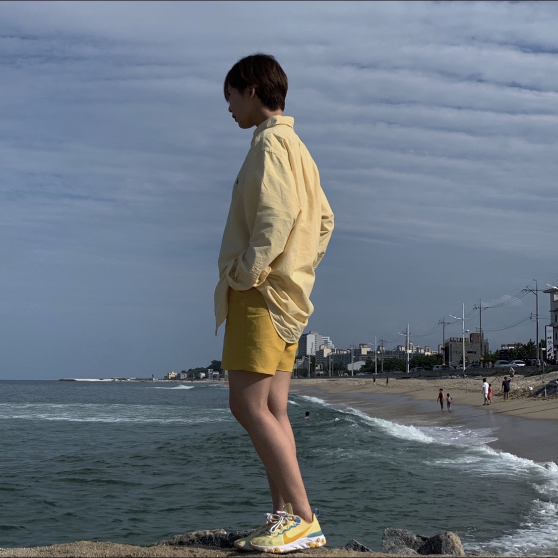 Nike React Element 55 University Gold 착용 스타일