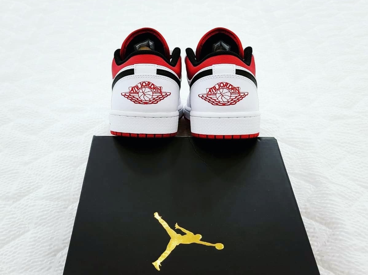 Jordan 1 Low White Red Black 착용 스타일 - 5