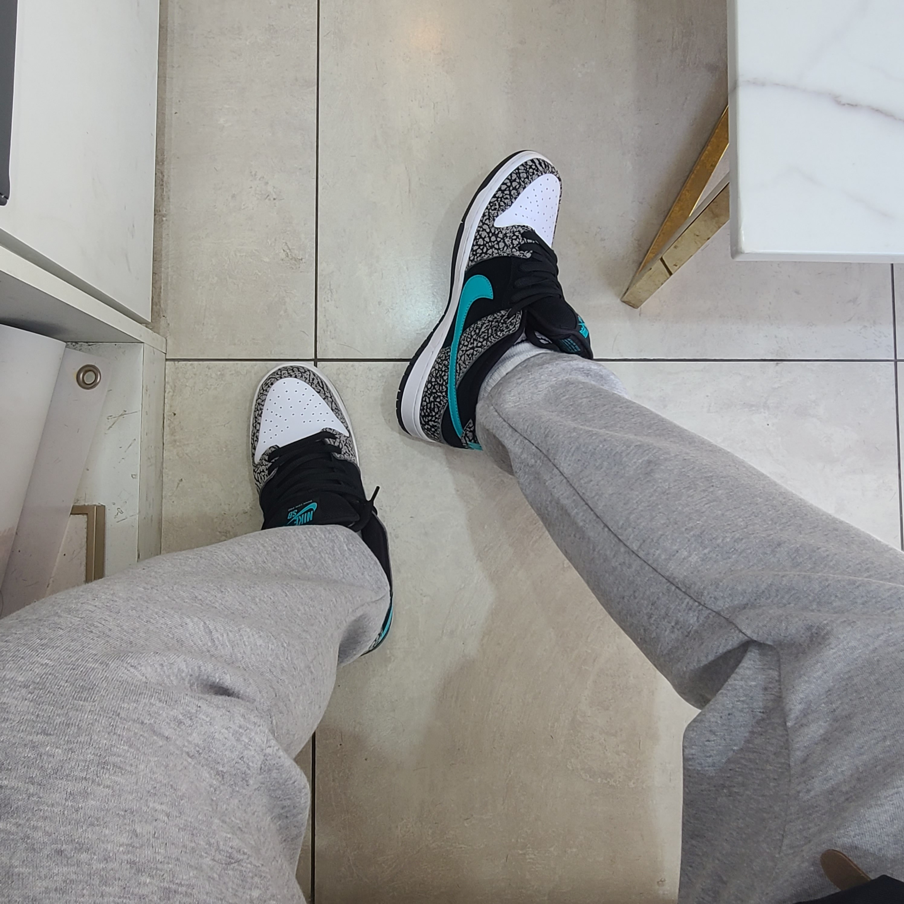 Nike SB Dunk Low Pro Clear Jade 착용 스타일
