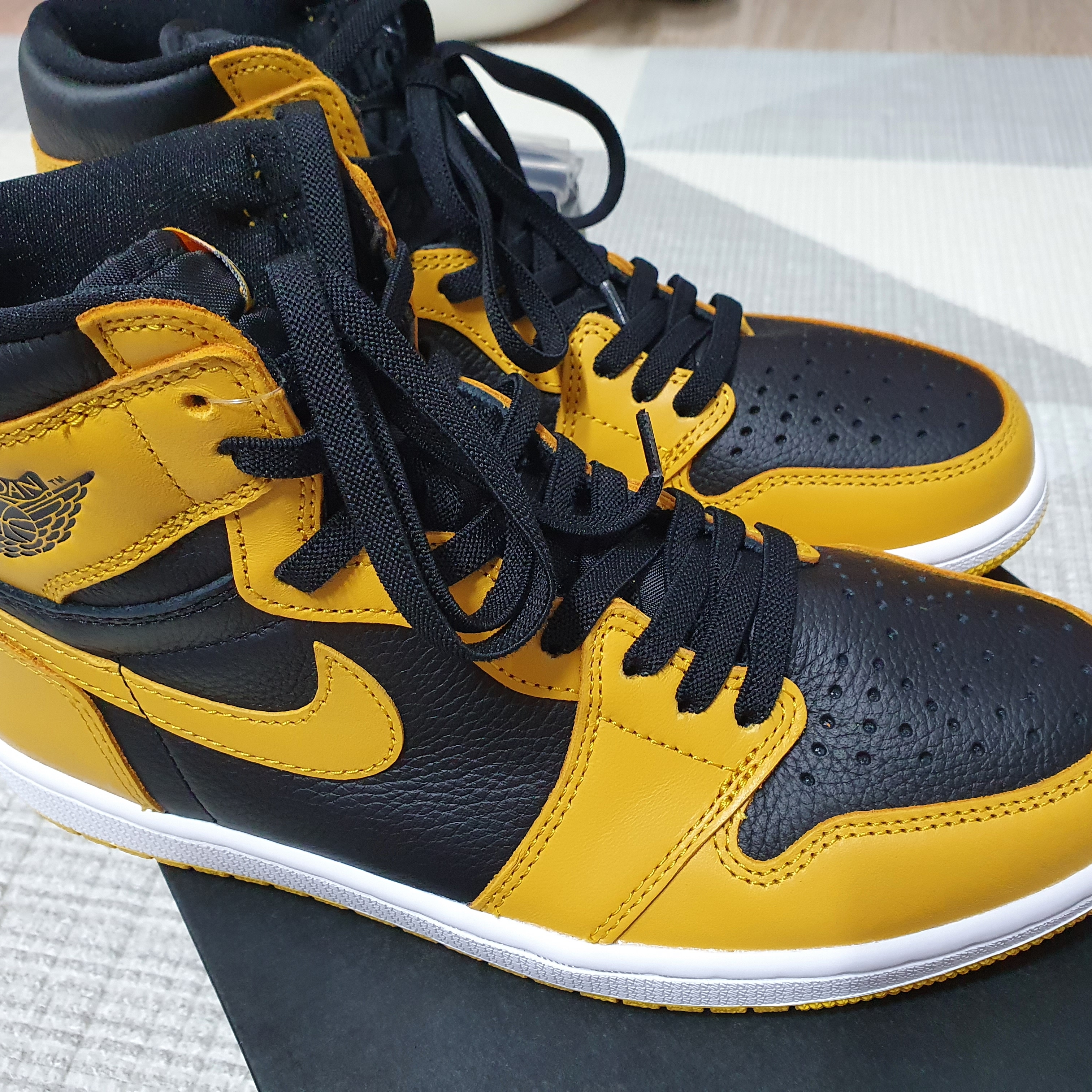 Jordan 1 Retro High OG Pollen 착용 스타일