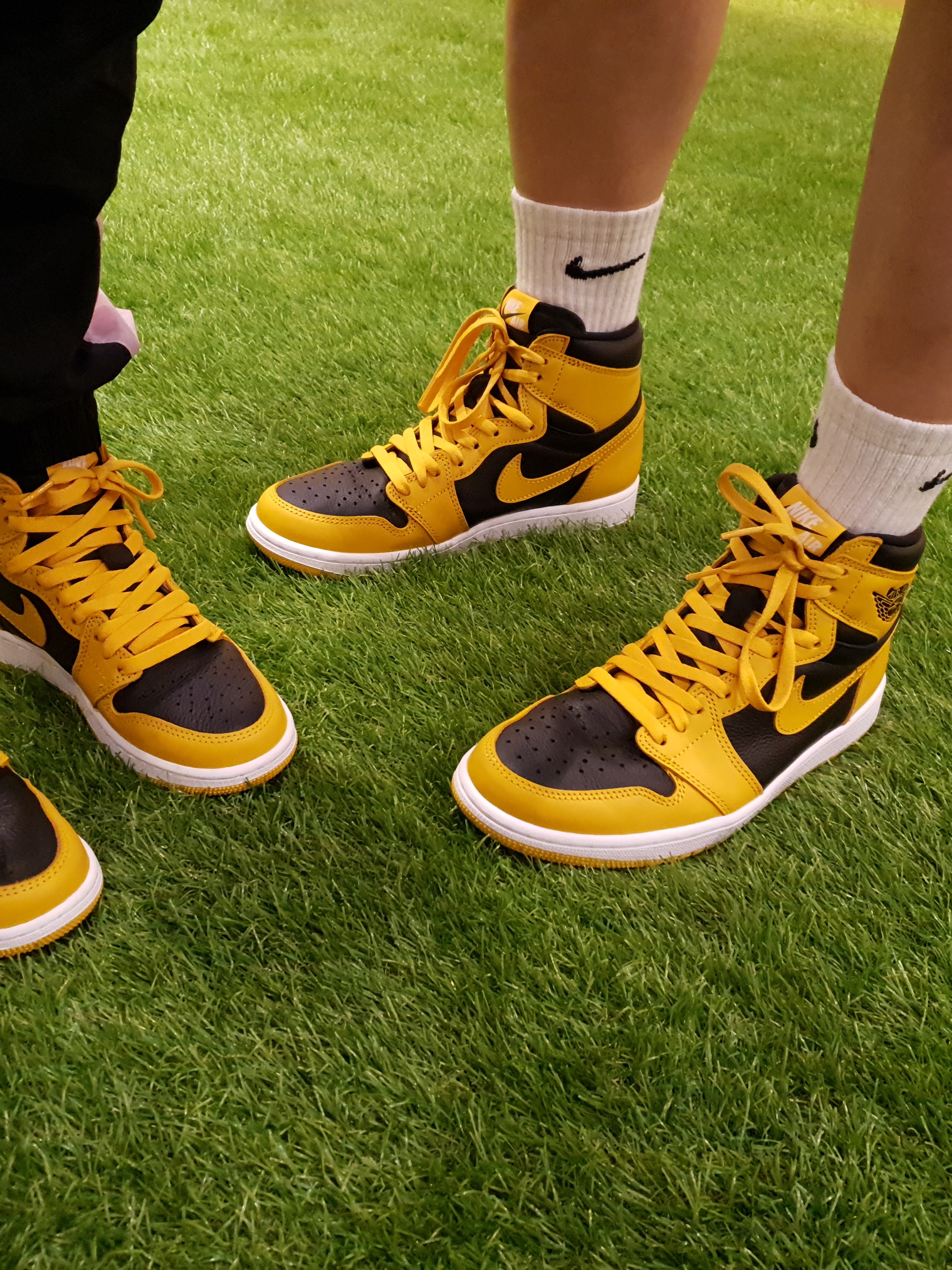 Jordan 1 Retro High OG Pollen, (GS) Jordan 1 Retro High OG Pollen 착용 스타일 - 1