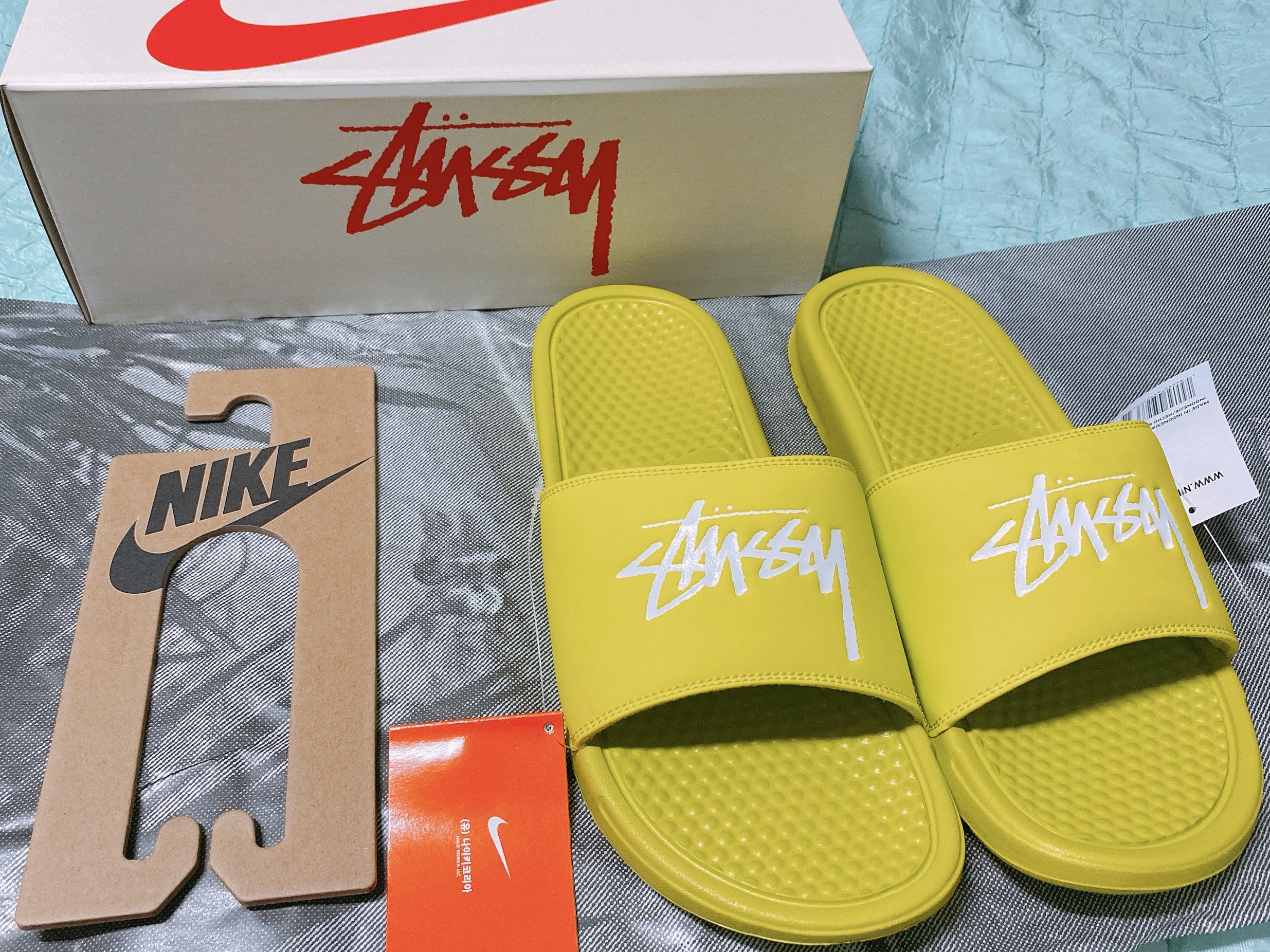 Nike x Stussy Benassi Slide Volt 착용 스타일