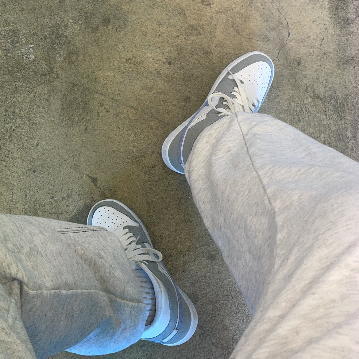 (W) Jordan 1 Mid Wolf Grey 착용 스타일