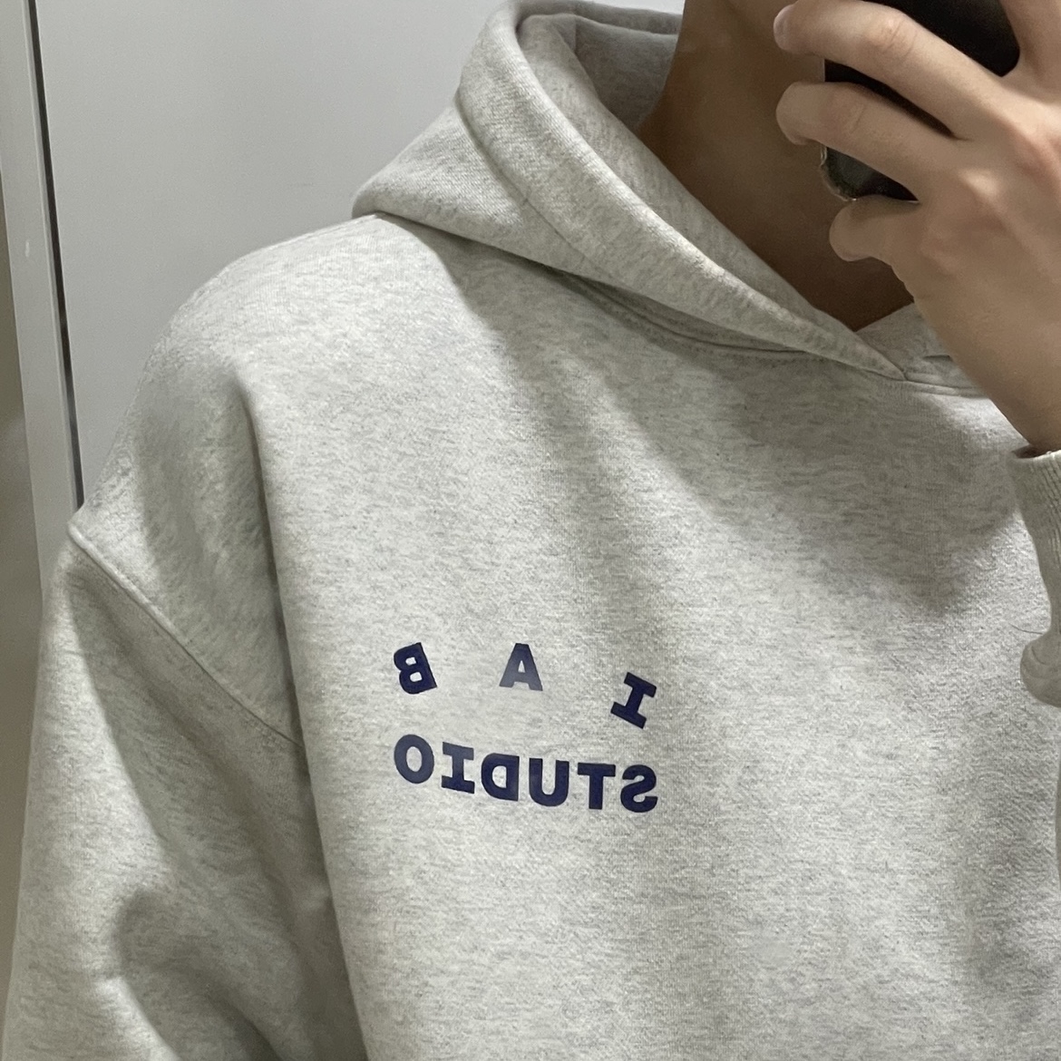 IAB Studio Hoodie Oatmeal Gray - 21SS 착용 스타일 - 1
