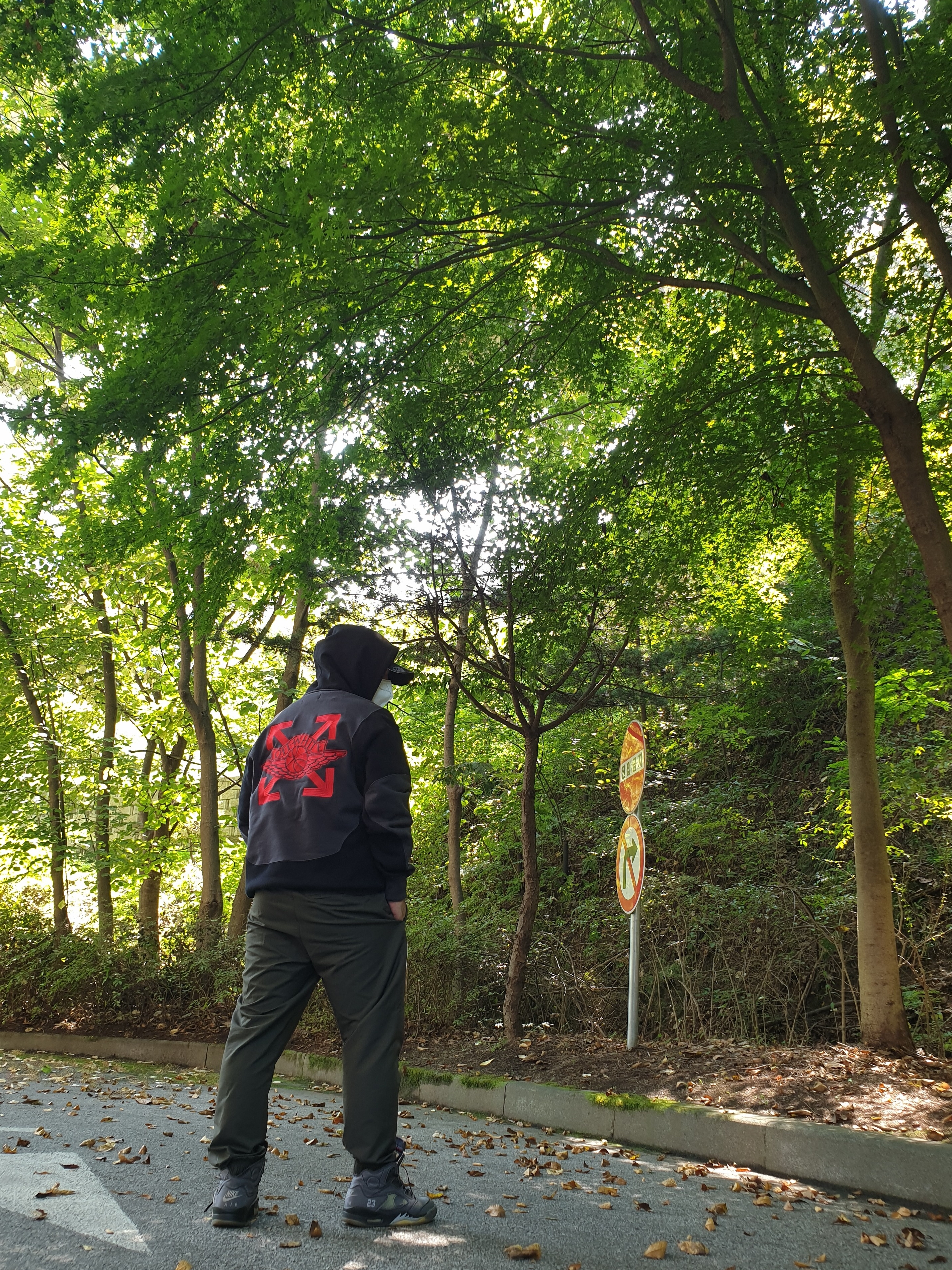 Jordan x Off-White Fleece Pullover Hoodie Black - US/EU, Jordan 5 x Off-White Retro SP Black Muslin 착용 스타일 - 1