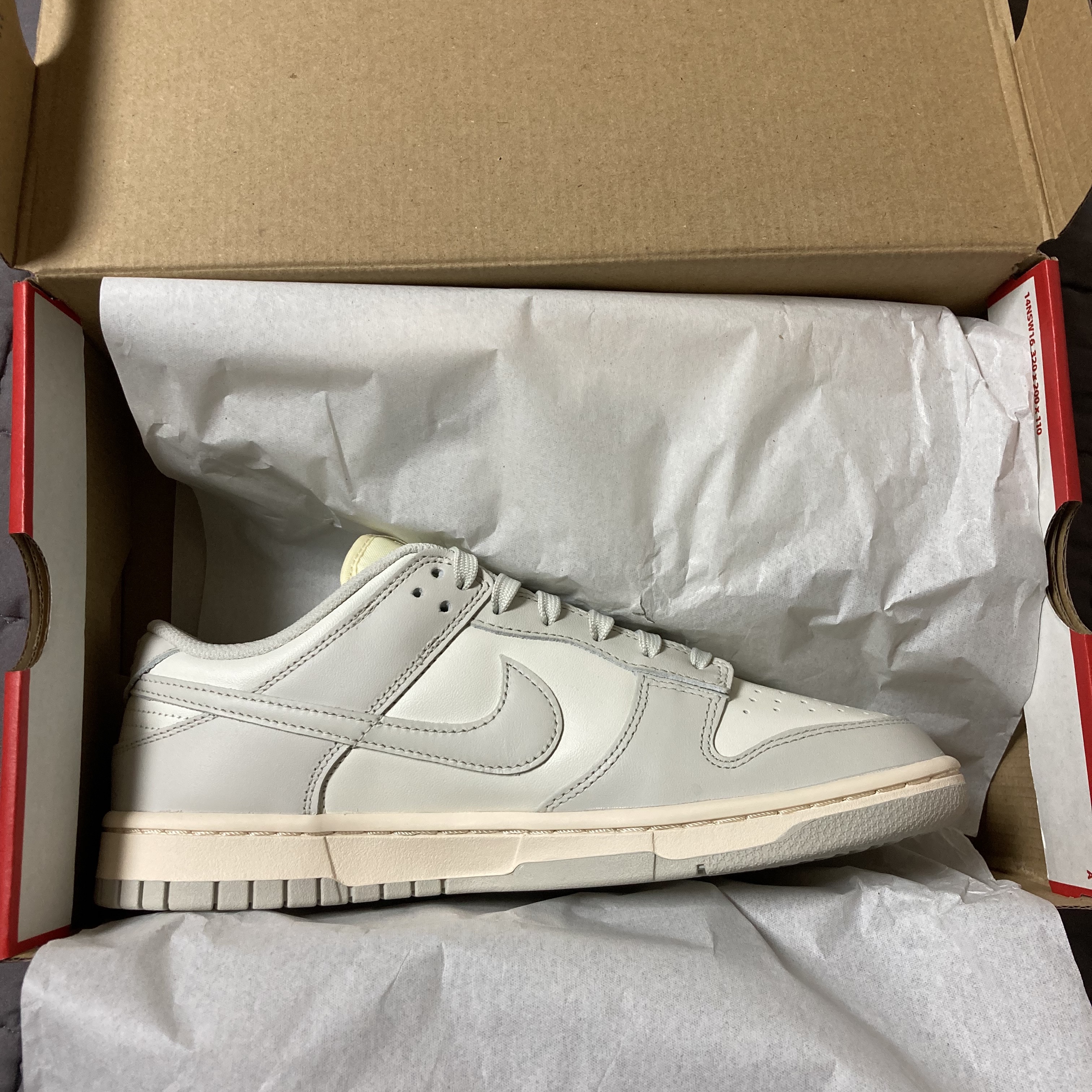 (W) Nike Dunk Low Light Bone 착용 스타일 - 1