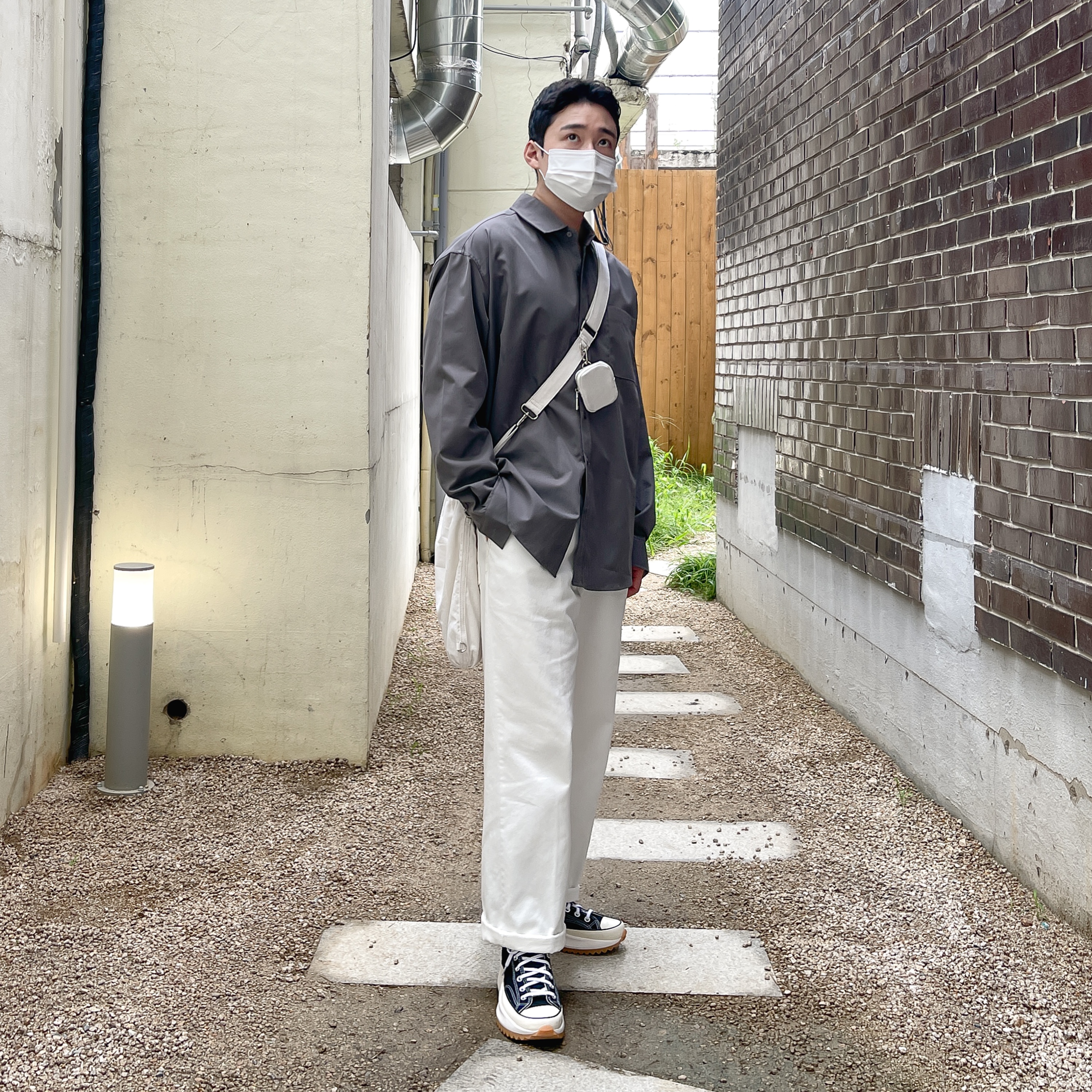 Converse x JW Anderson Run Star Hike Hi Black 착용 스타일 - 1