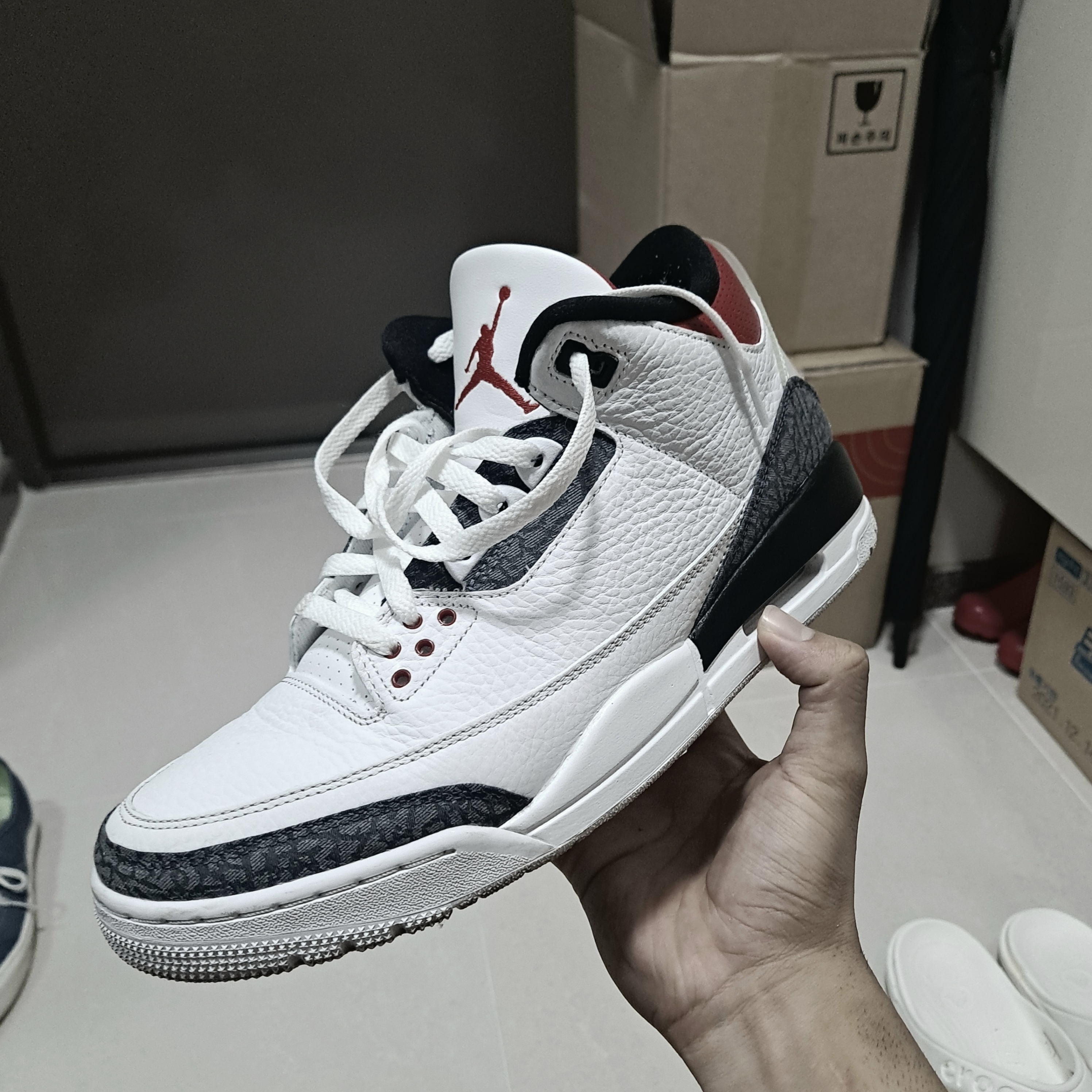 Jordan 3 Retro SE Denim Fire Red 착용 스타일