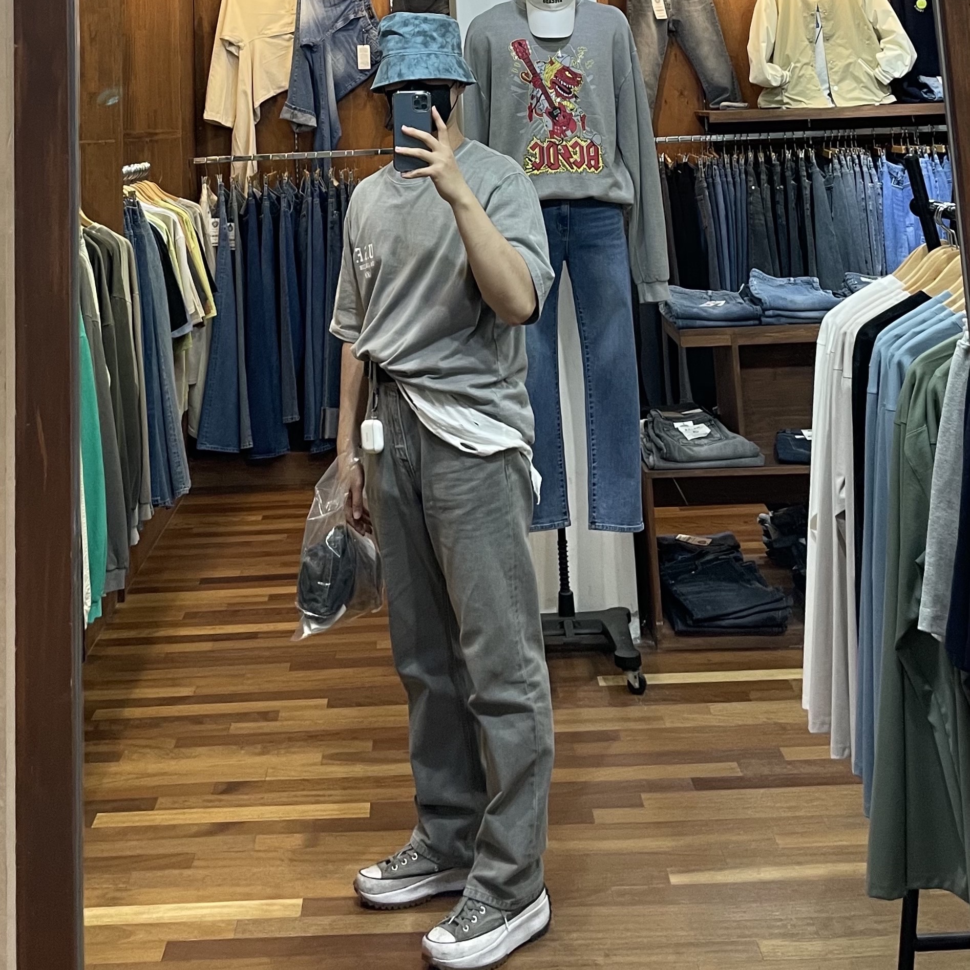 Converse Run Star Hike Hi Smoke 착용 스타일 - 1