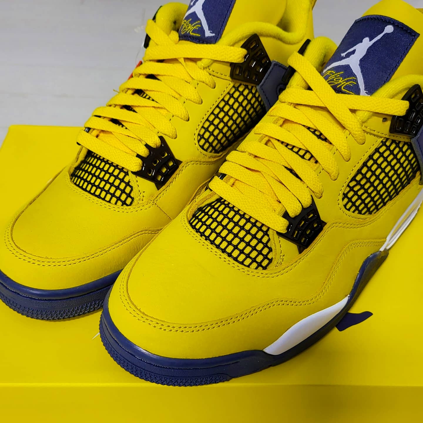 Jordan 4 Retro Tour Yellow 착용 스타일 - 3