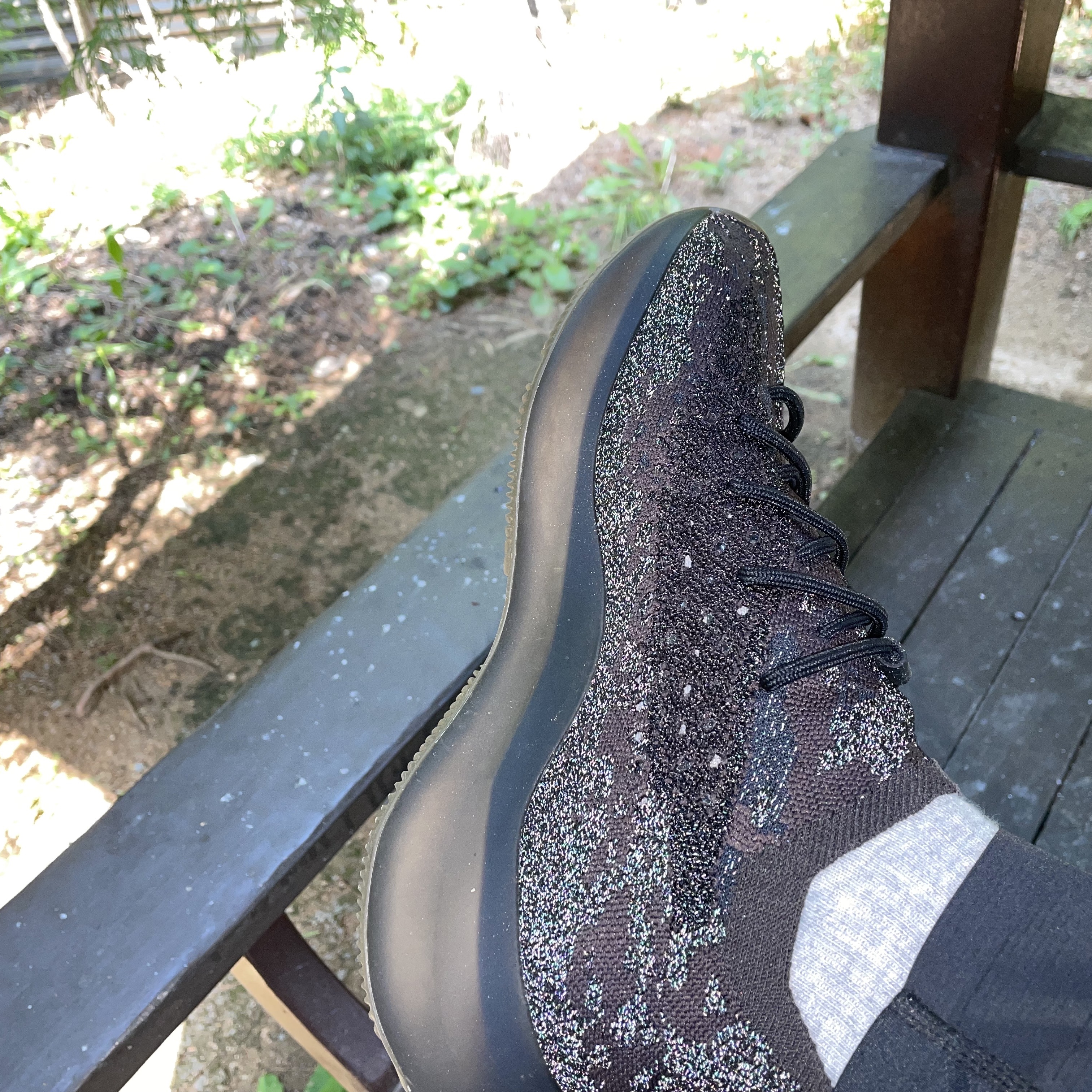 Adidas Yeezy Boost 380 Onyx - Reflective 착용 스타일 - 3