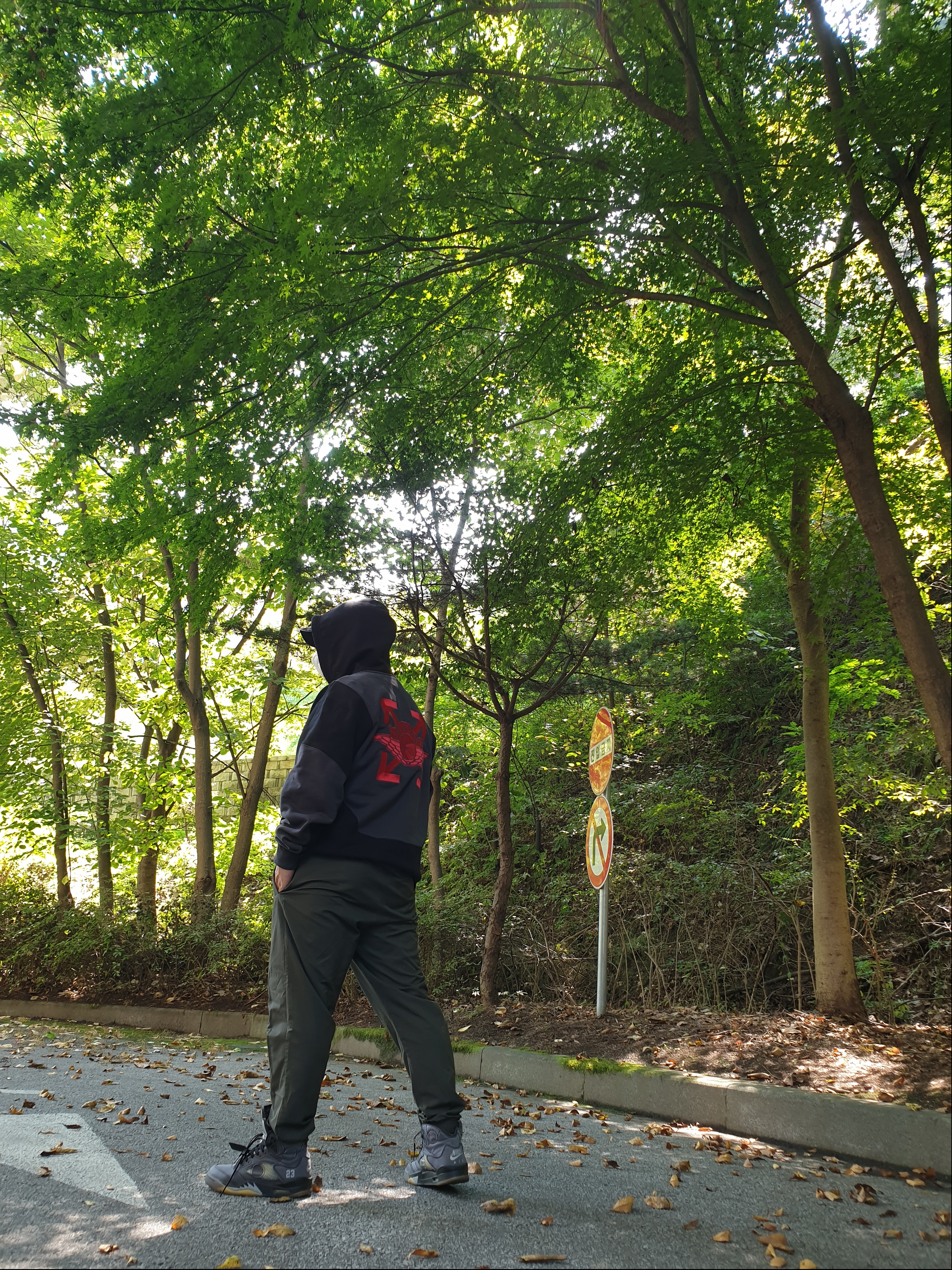 Jordan x Off-White Fleece Pullover Hoodie Black - US/EU, Jordan 5 x Off-White Retro SP Black Muslin 착용 스타일 - 2
