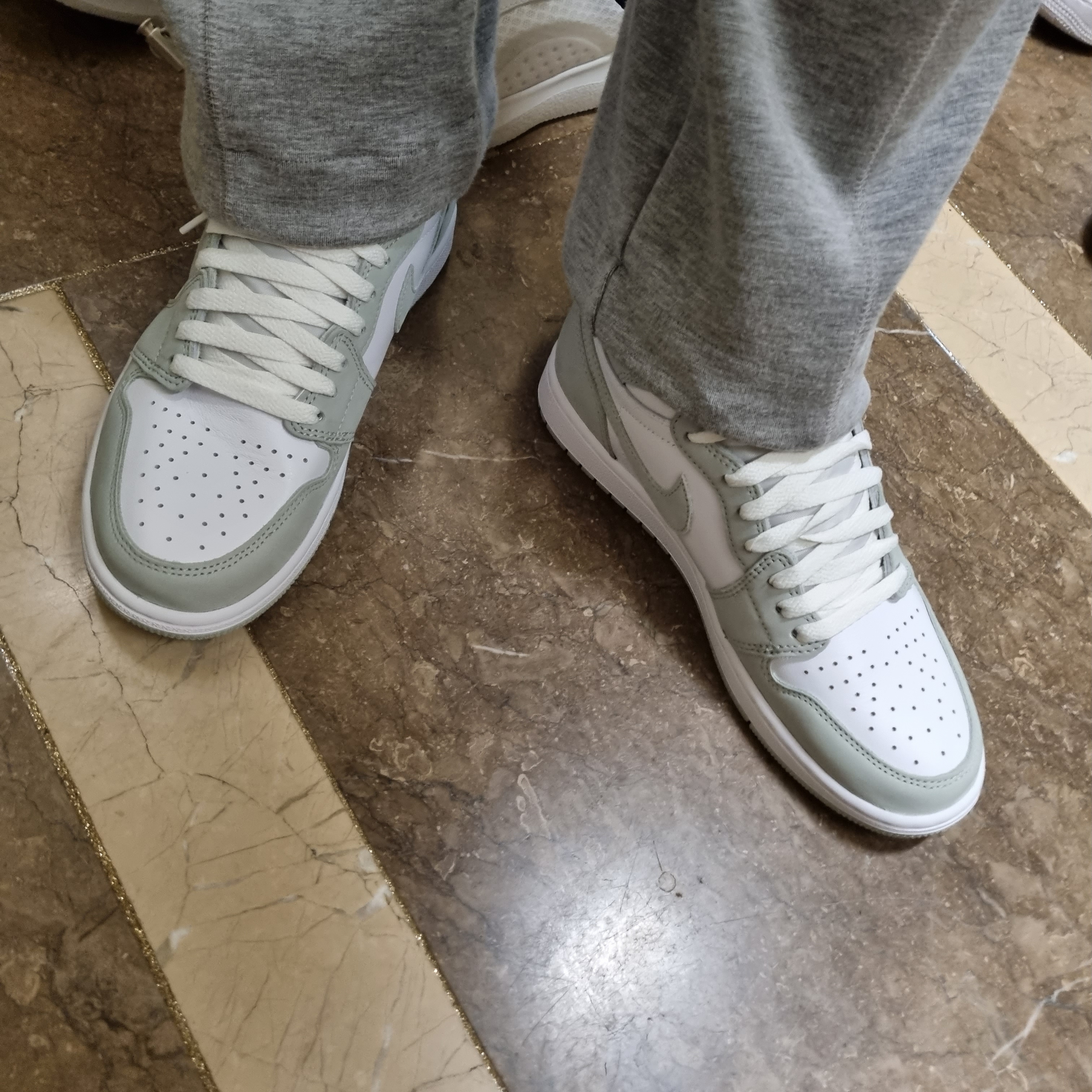 (W) Jordan 1 Retro High OG Seafoam 착용 스타일