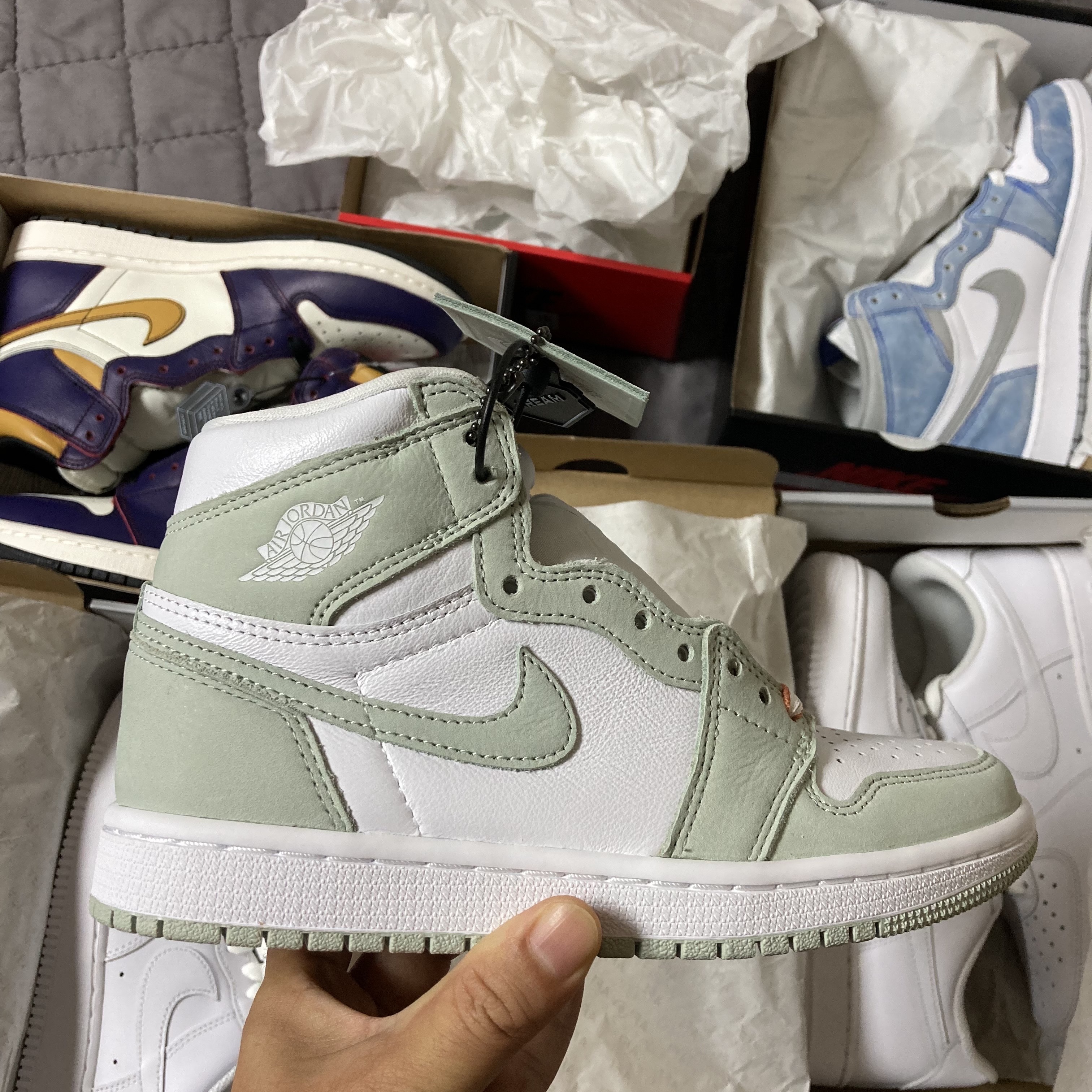 Jordan 1 Retro High OG Defiant SB LA to Chicago, Nike Air Force 1 '07 Low White 착용 스타일 - 3