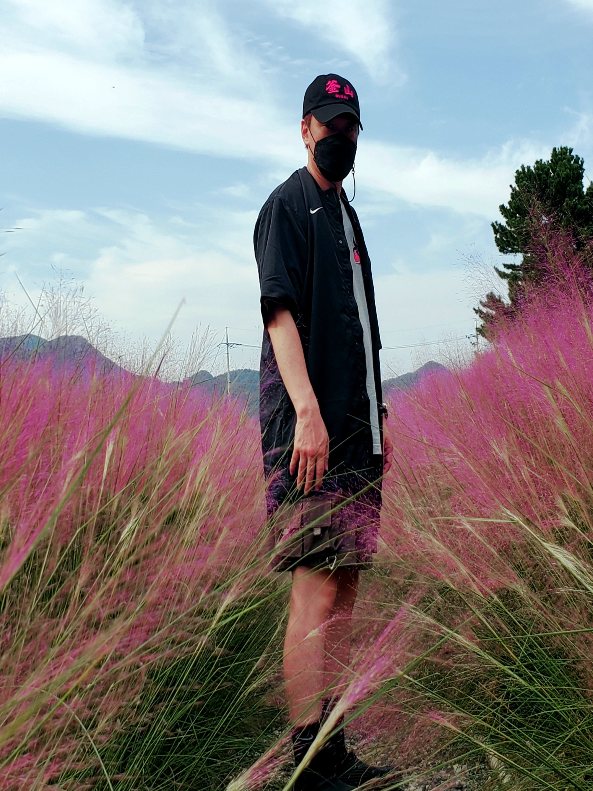 Nike x Fear of God Warm Up Top Off Noir, Nike ACG Cargo Shorts Ironstone - Asia 착용 스타일 - 1