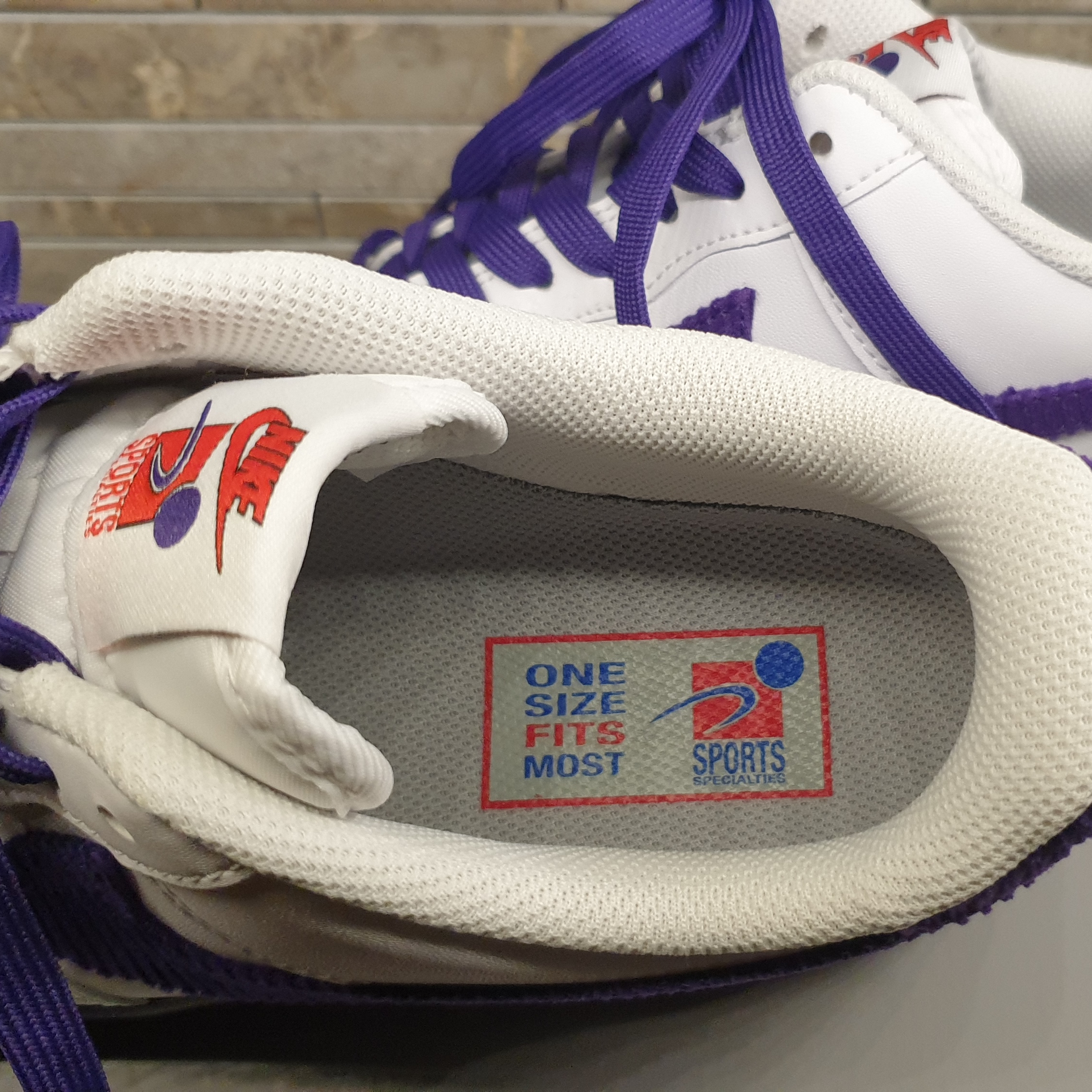 Nike Air Force 1 '07 LV8 EMB White and Court Purple 착용 스타일 - 3