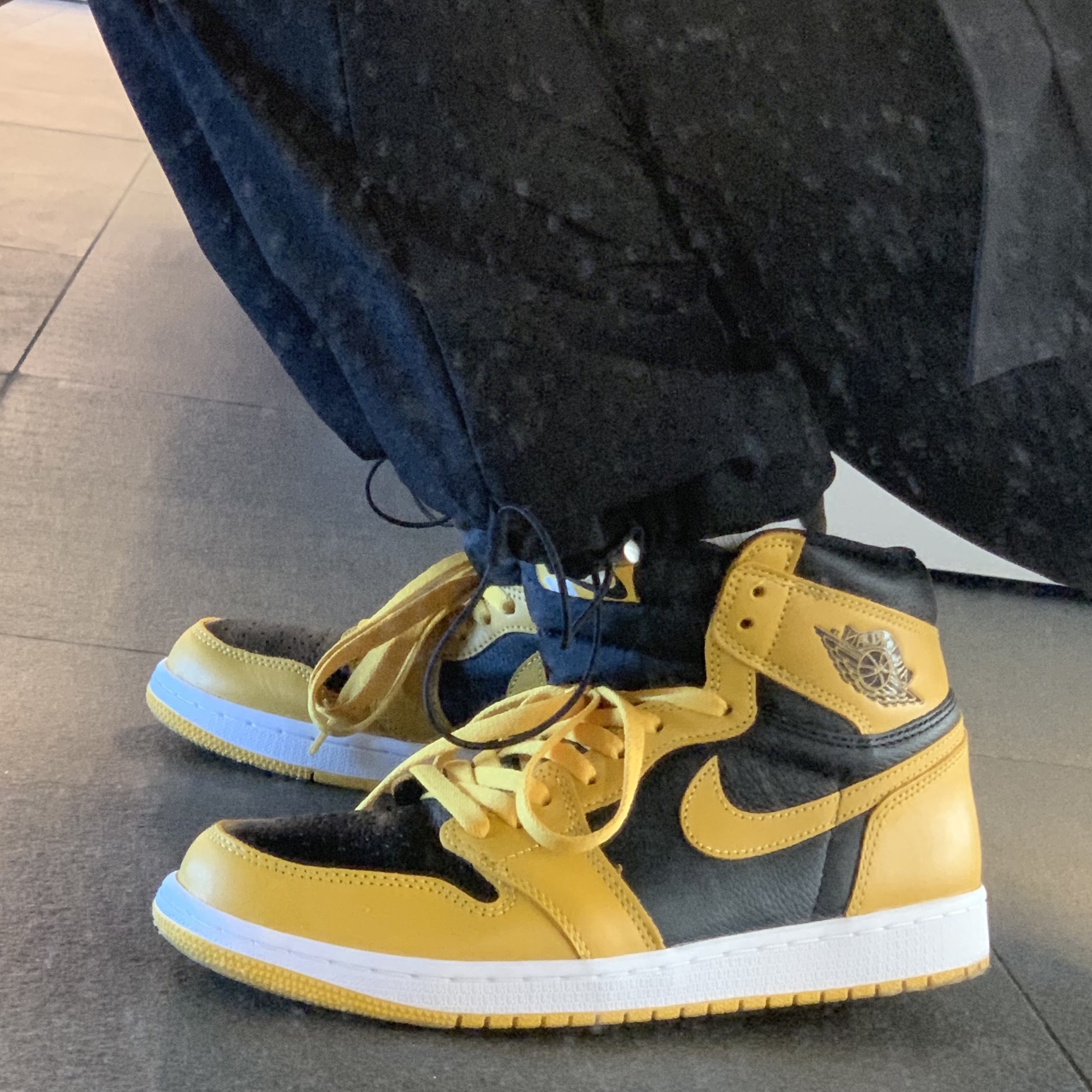 Jordan 1 Retro High OG Pollen 착용 스타일 - 1