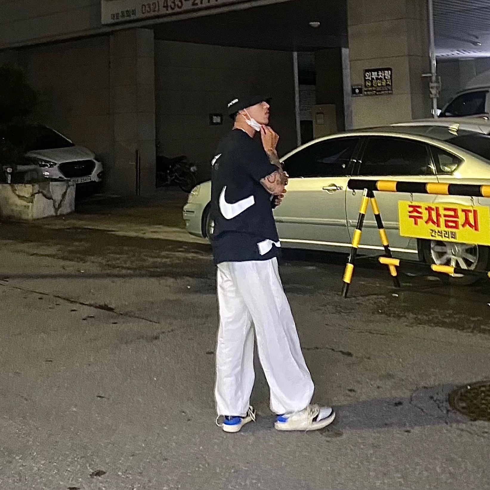 Jordan 1 x Travis Scott x Fragment Retro Low OG SP Military Blue, Palace x Arc'teryx Sinsolo Hat Black - 20FW 착용 스타일 - 1