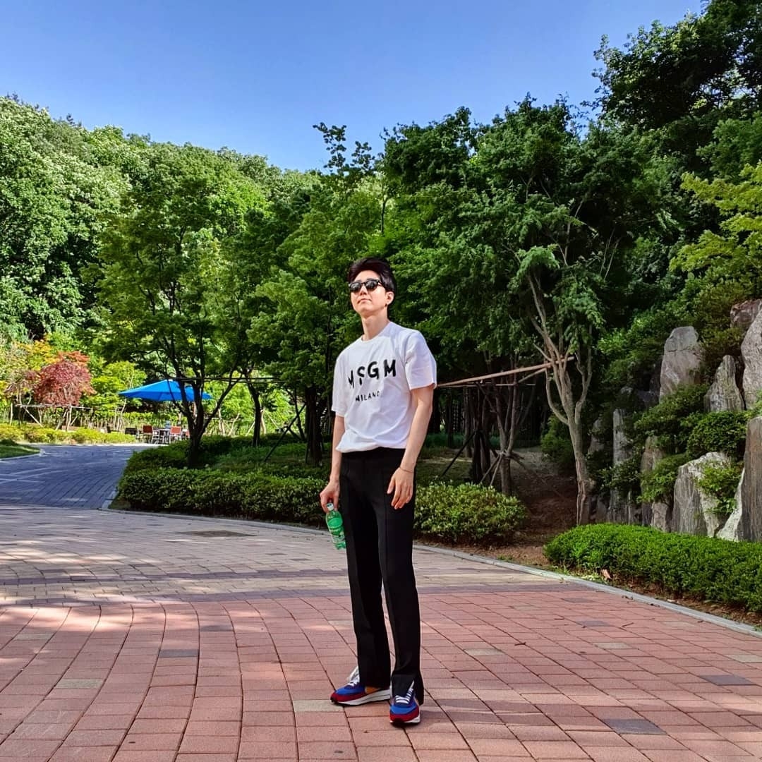 Nike x Sacai LDWaffle Blue Multi 착용 스타일 - 1