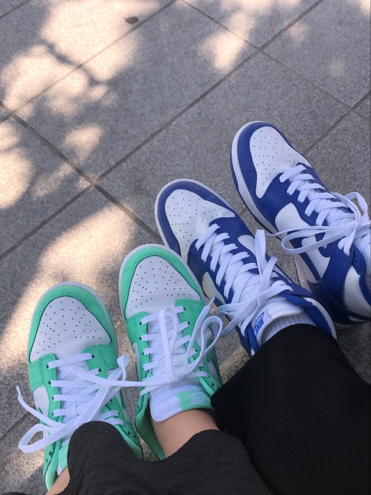 (W) Nike Dunk Low Green Glow, Nike Dunk High Retro Game Royal 착용 스타일