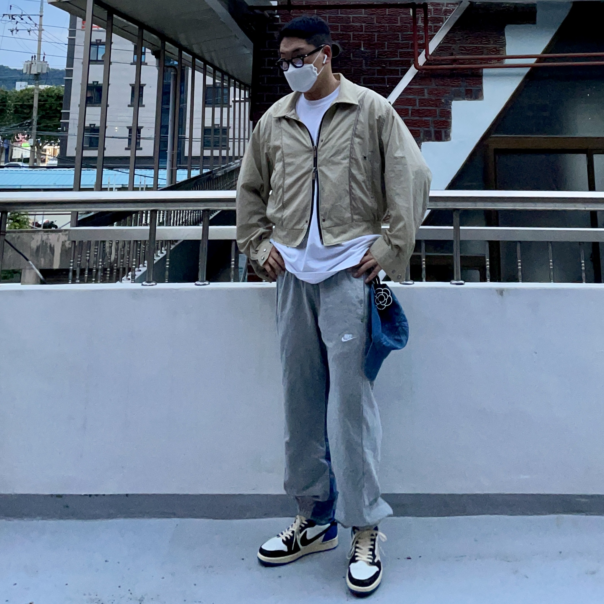 Jordan 1 x Travis Scott x Fragment Retro Low OG SP Military Blue 착용 스타일