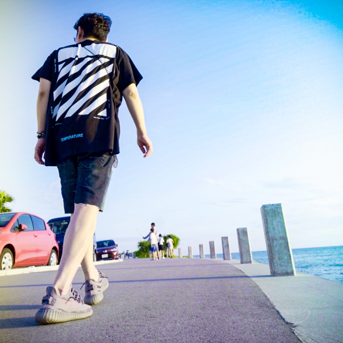 Balenciaga Speed Trainer Black Red 2017, Adidas Yeezy Boost 350 V2 Beluga 2.0 착용 스타일 - 2