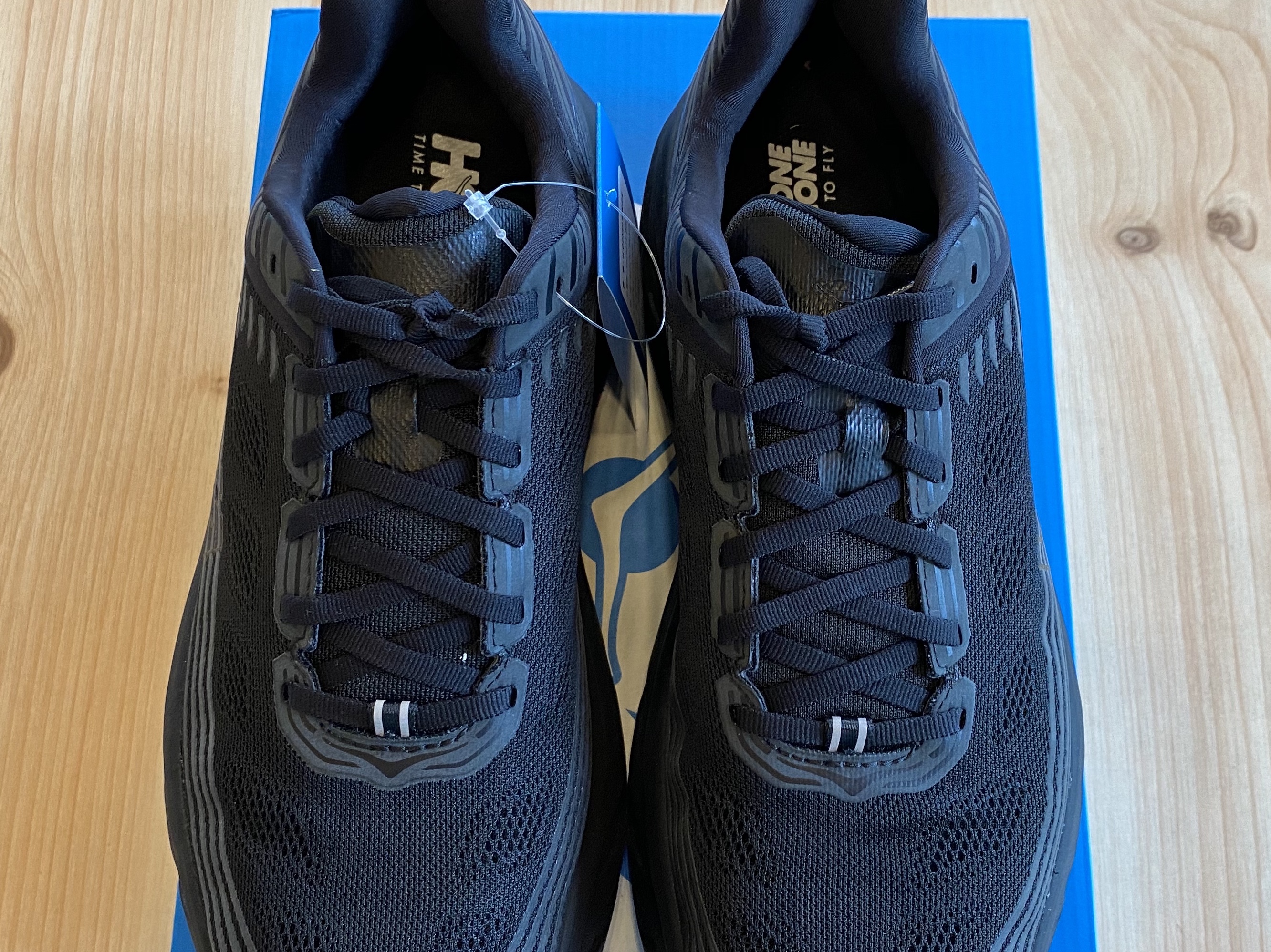 Hoka Bondi 6 Black 착용 스타일 - 3