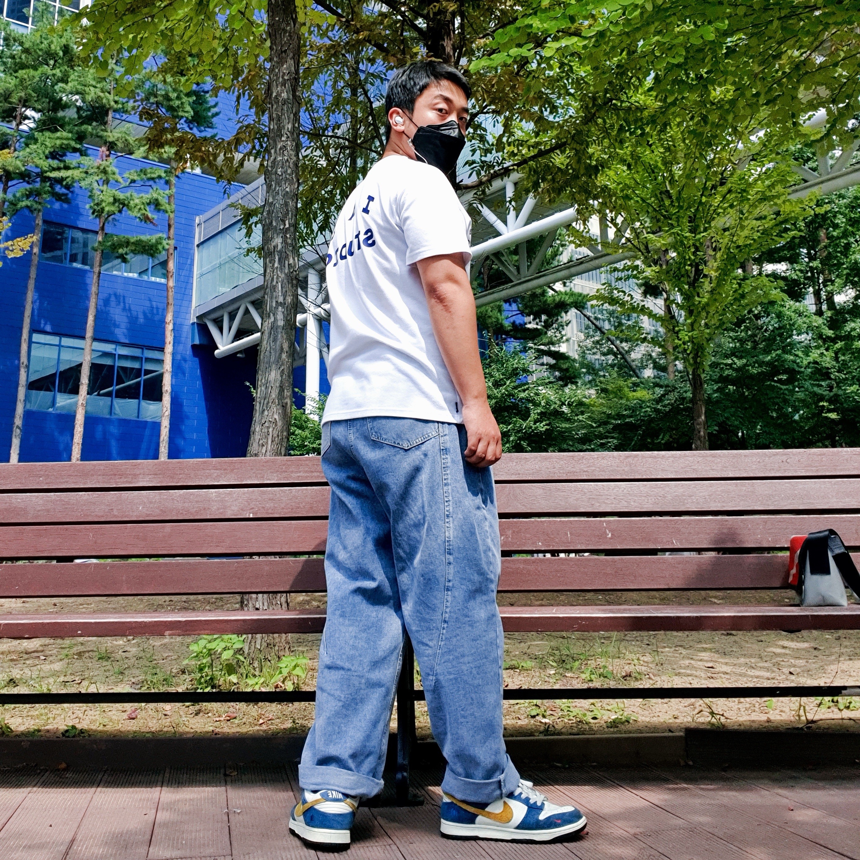 IAB Studio T-Shirt White, Nike x Kasina Dunk Low 80's Bus 착용 스타일 - 1
