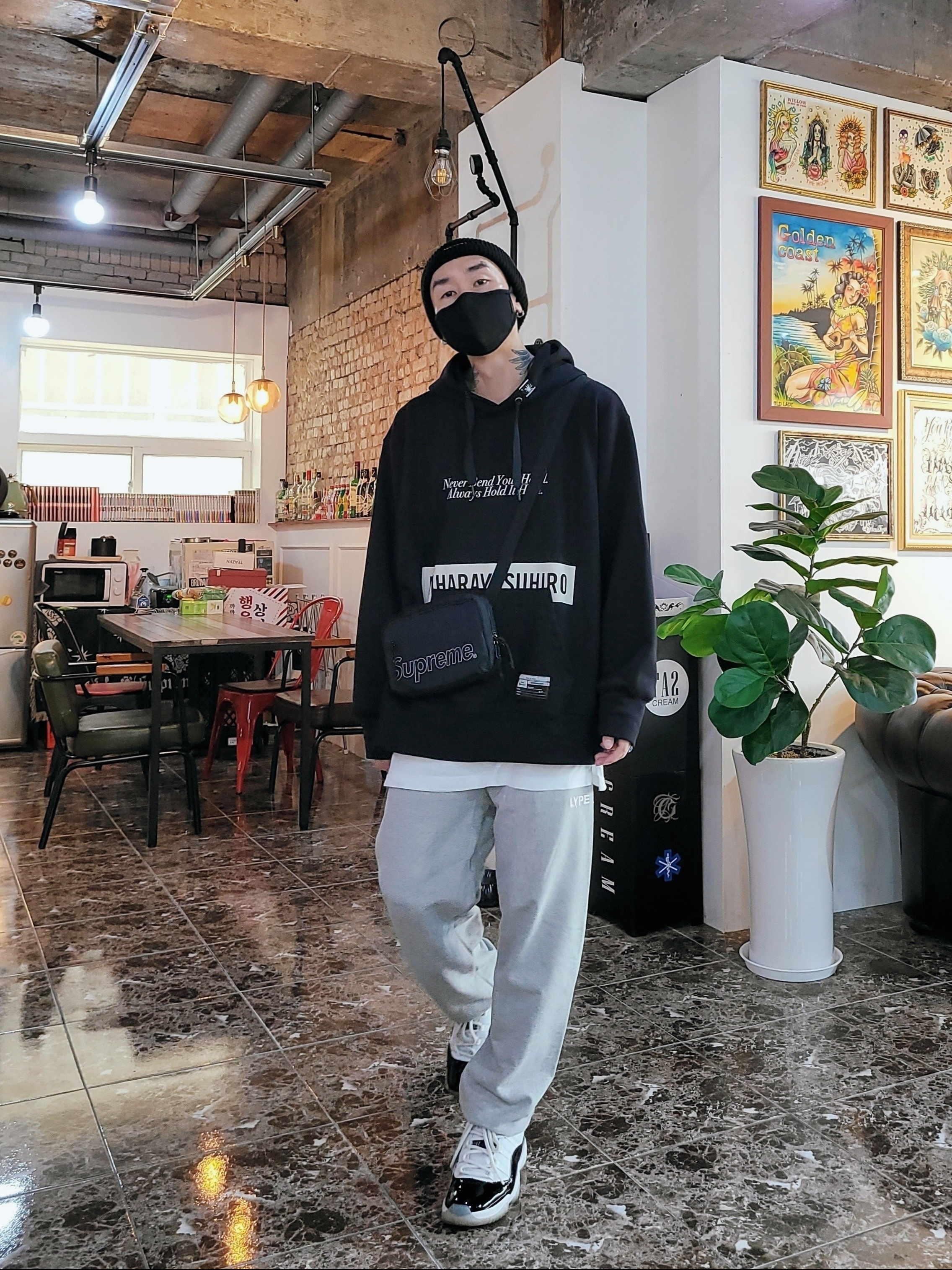Supreme Loose Gauge Beanie Black, Supreme Shoulder Bag Black - 18FW 착용 스타일