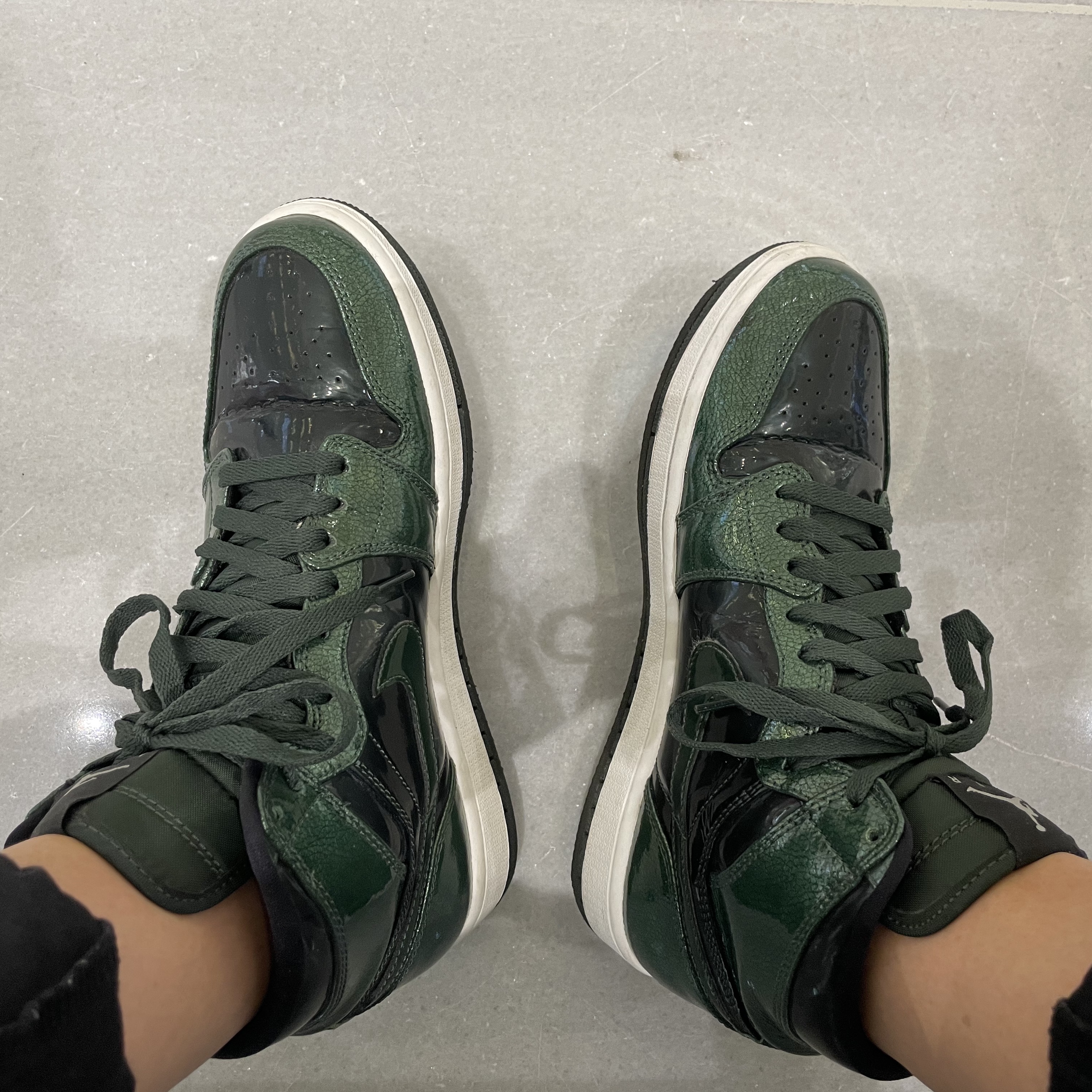 Jordan 1 Retro Grove Green 착용 스타일