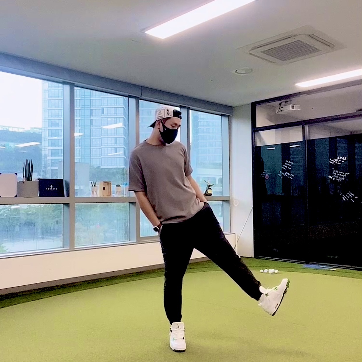 Jordan 4 Golf NRG Masters Tournament 착용 스타일