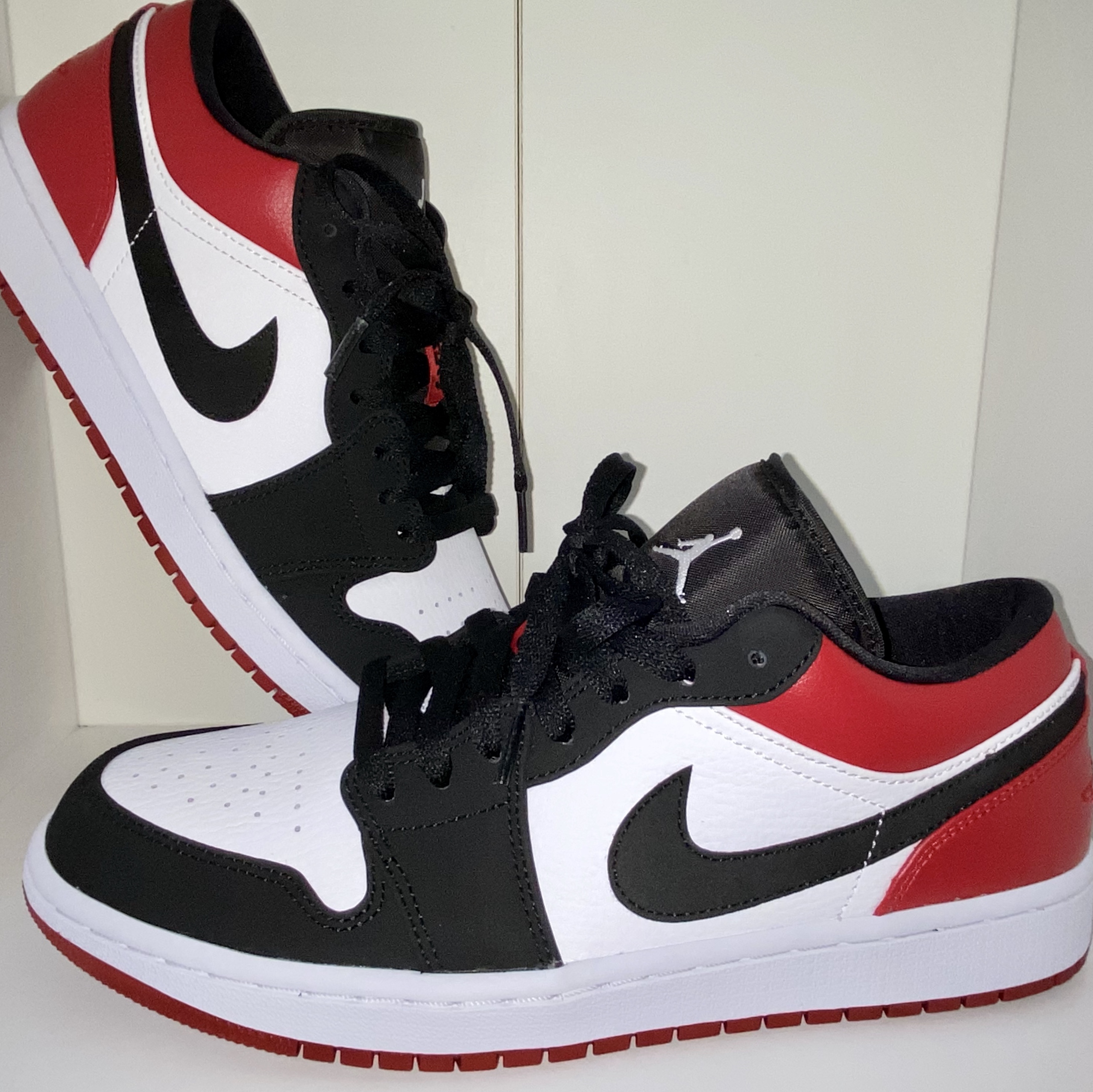 Jordan 1 Low Black Toe 착용 스타일 - 1