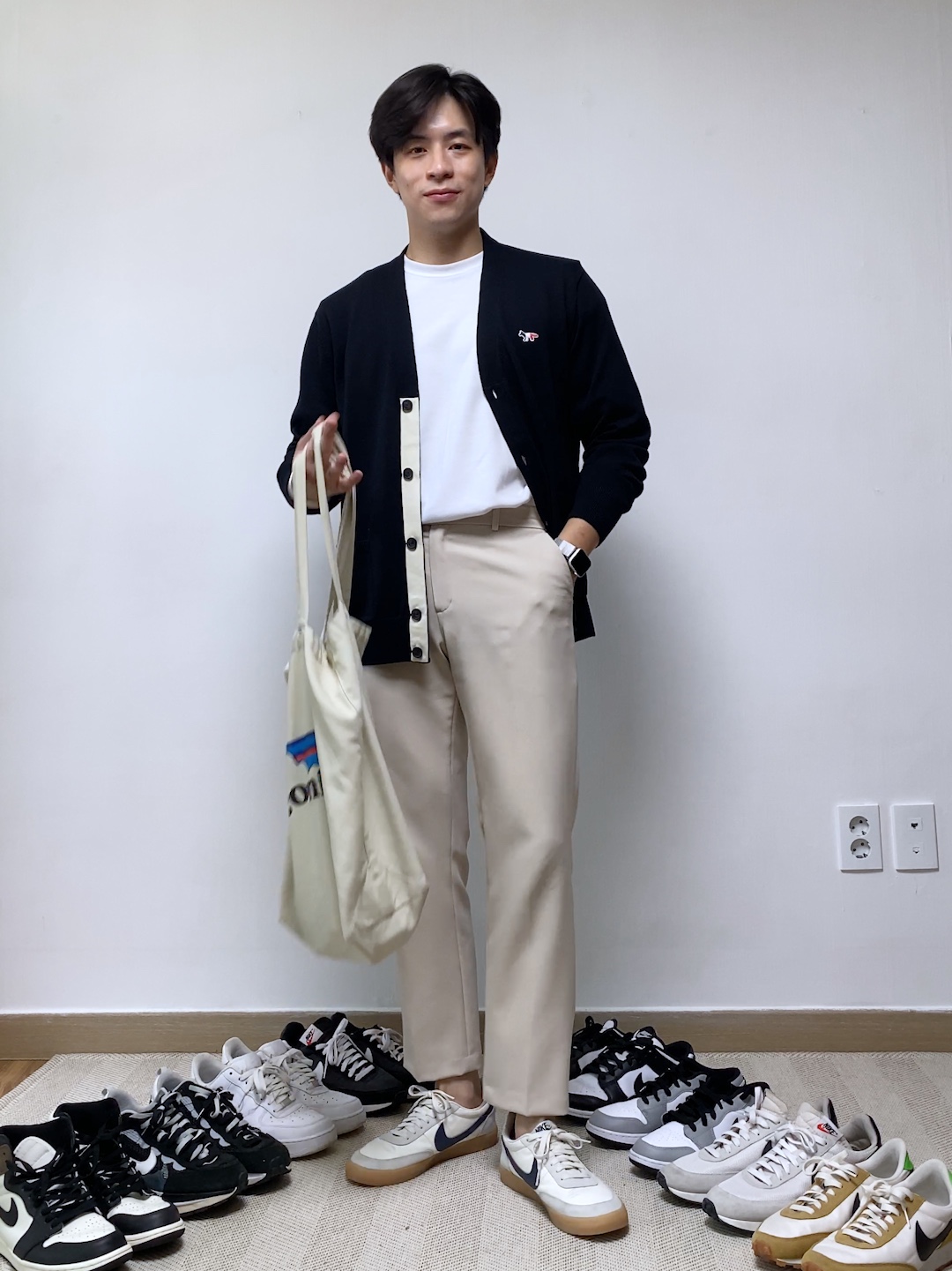 Jordan 1 Retro High OG Black Mocha, Maison Kitsune Tricolor Fox Patch Classic Cardigan Navy 착용 스타일