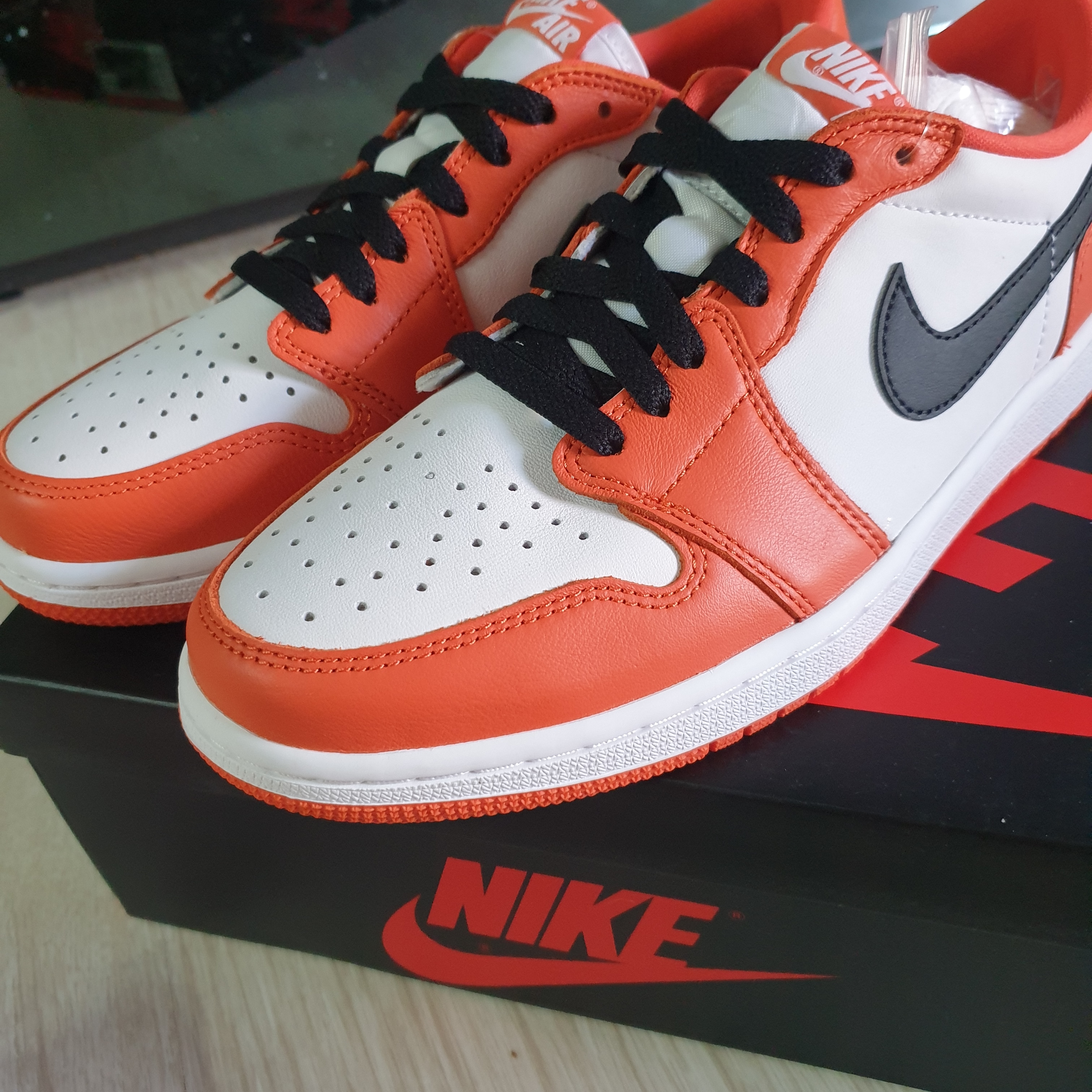 Jordan 1 Low OG Starfish 착용 스타일
