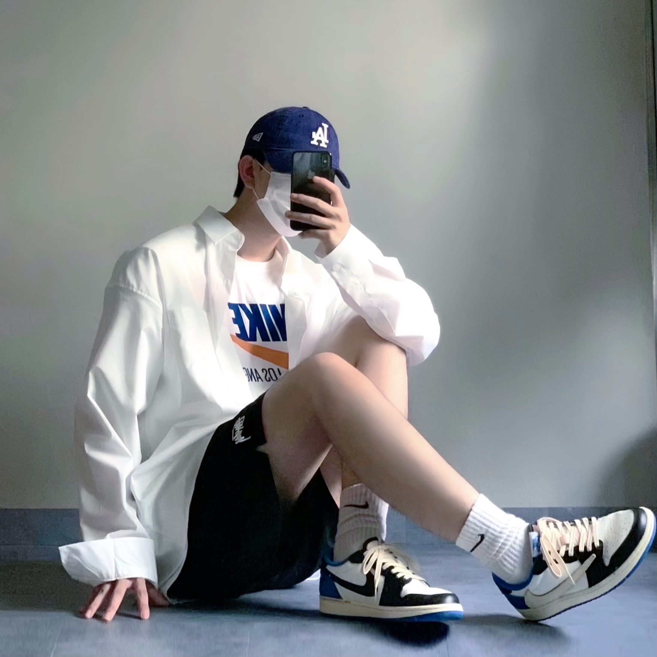 Jordan 1 x Travis Scott x Fragment Retro Low OG SP Military Blue 착용 스타일