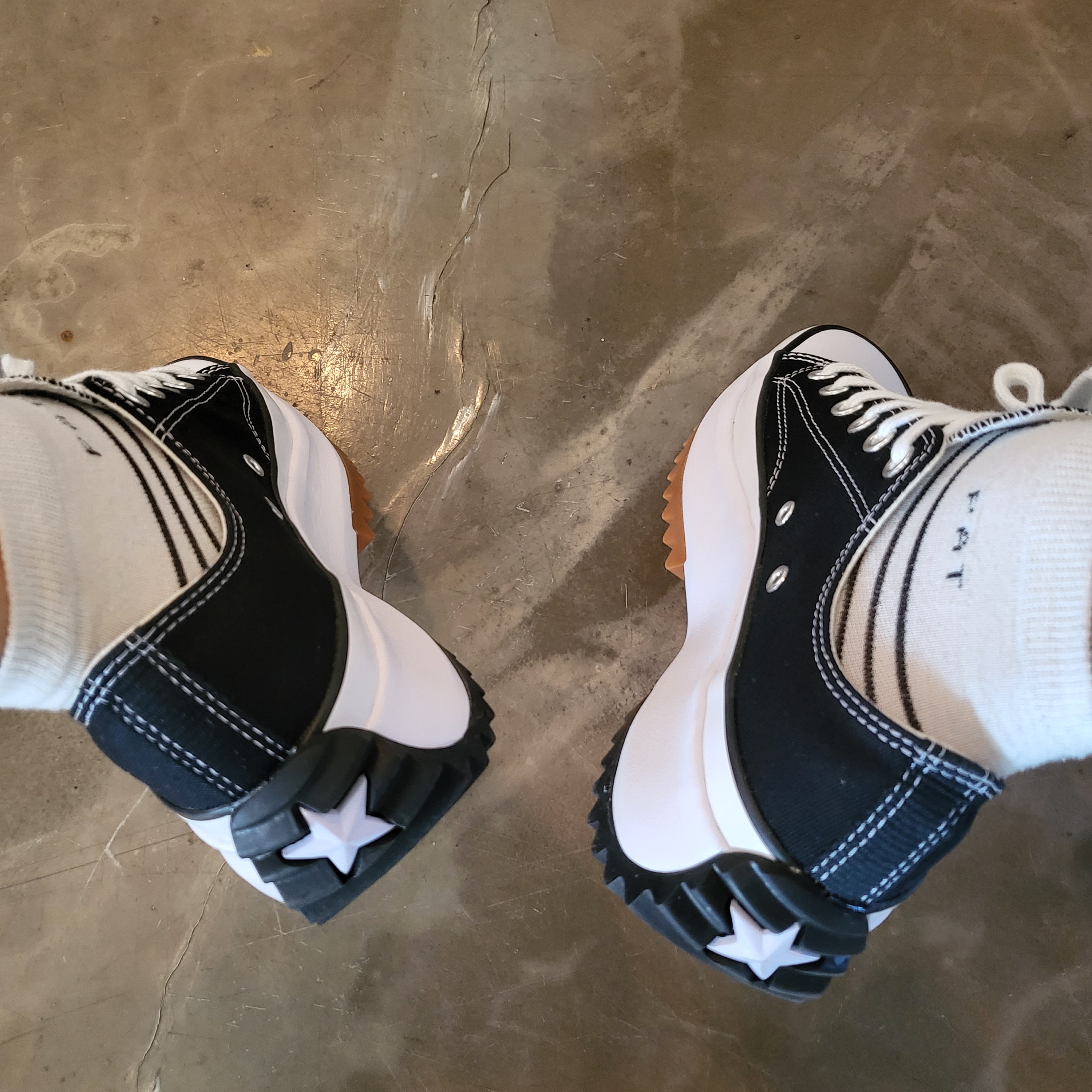 Converse Run Star Hike Low Black 착용 스타일 - 3