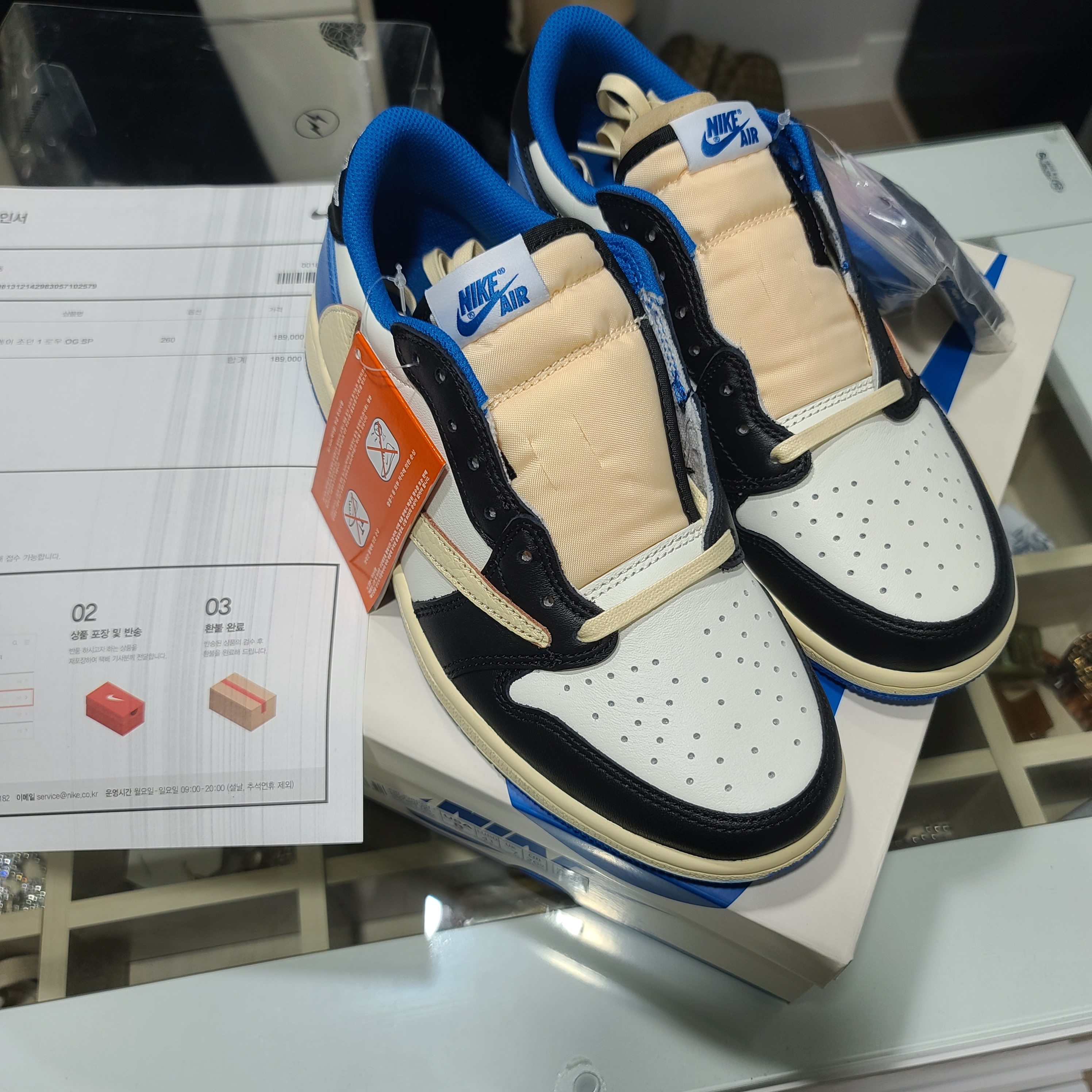 Jordan 1 x Travis Scott x Fragment Retro Low OG SP Military Blue 착용 스타일 - 3