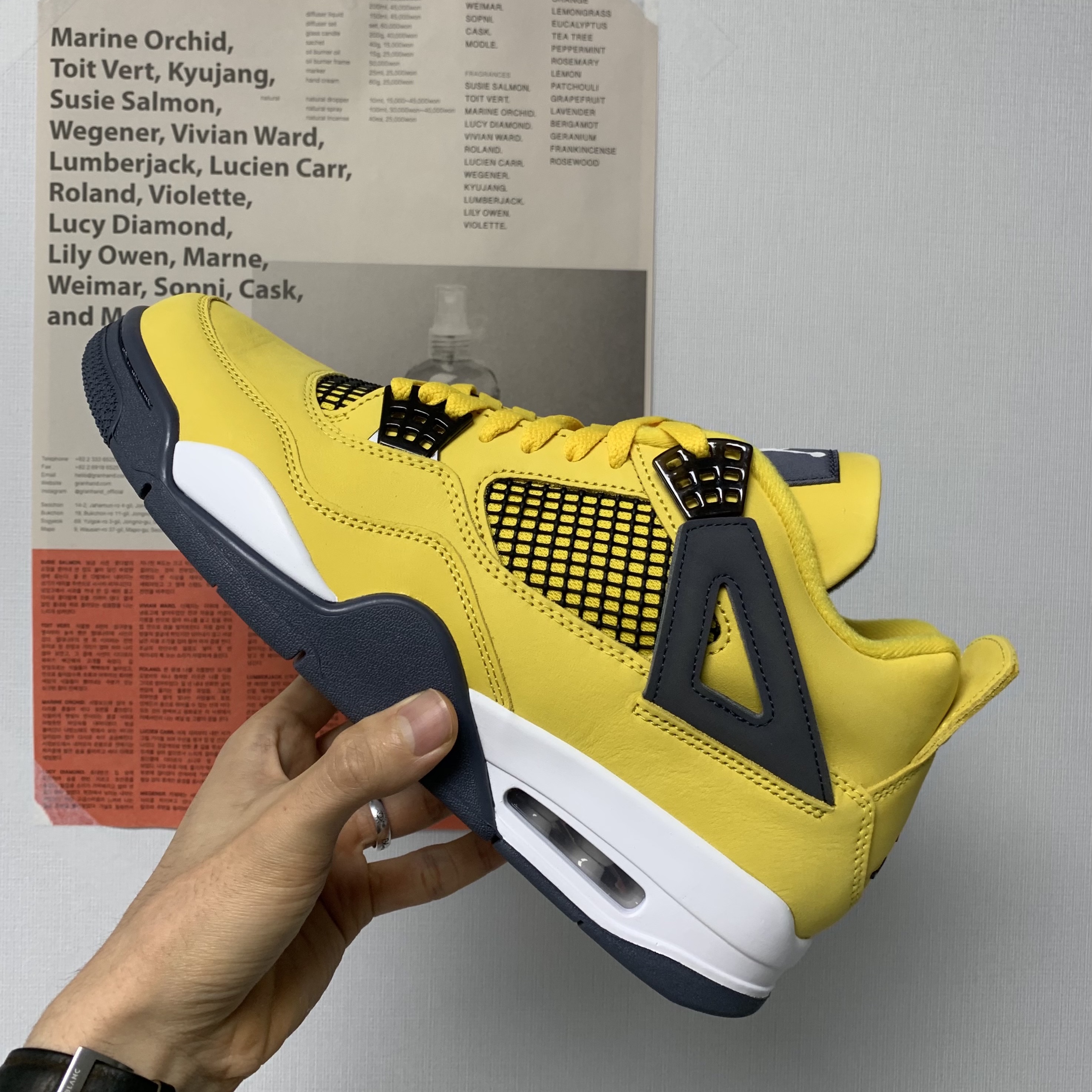 Jordan 4 Retro Tour Yellow 착용 스타일