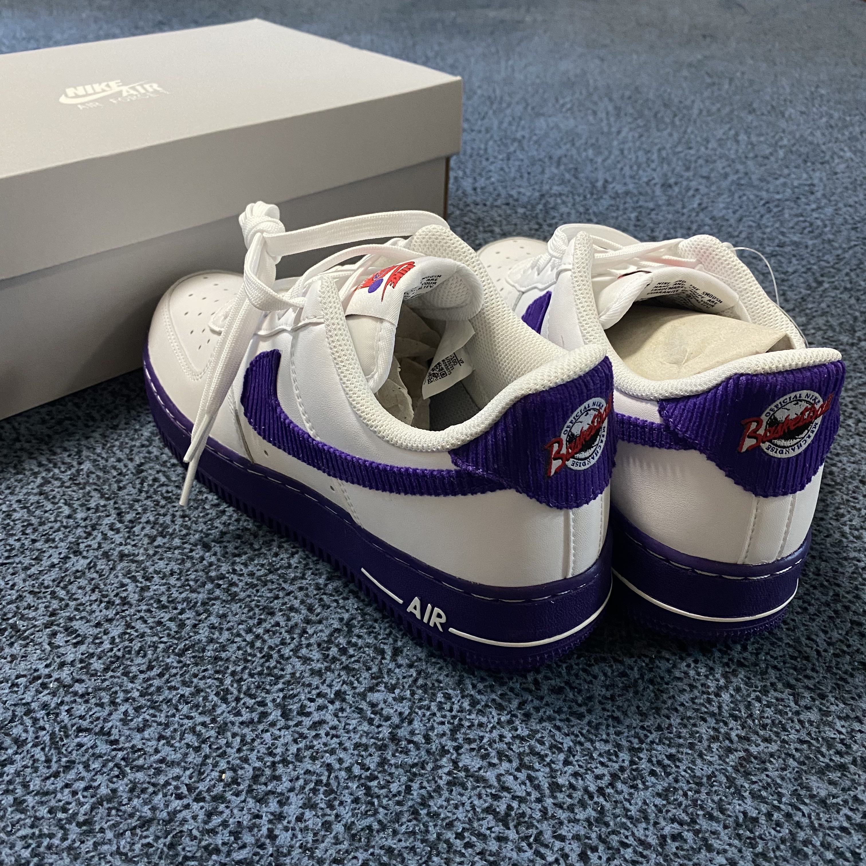 Nike Air Force 1 '07 LV8 EMB White and Court Purple 착용 스타일 - 3