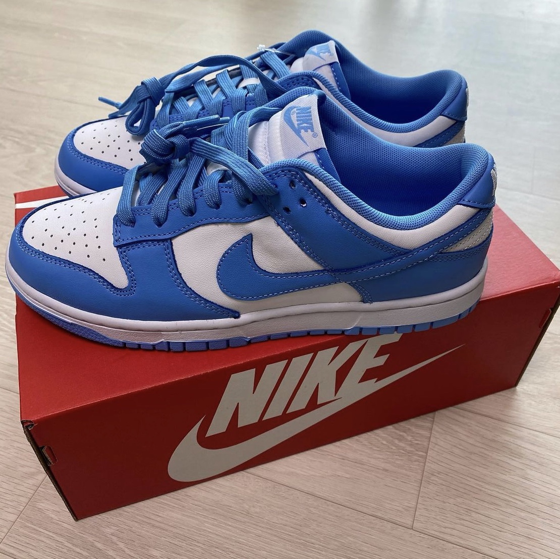 Nike Dunk Low Retro University Blue 착용 스타일 - 1