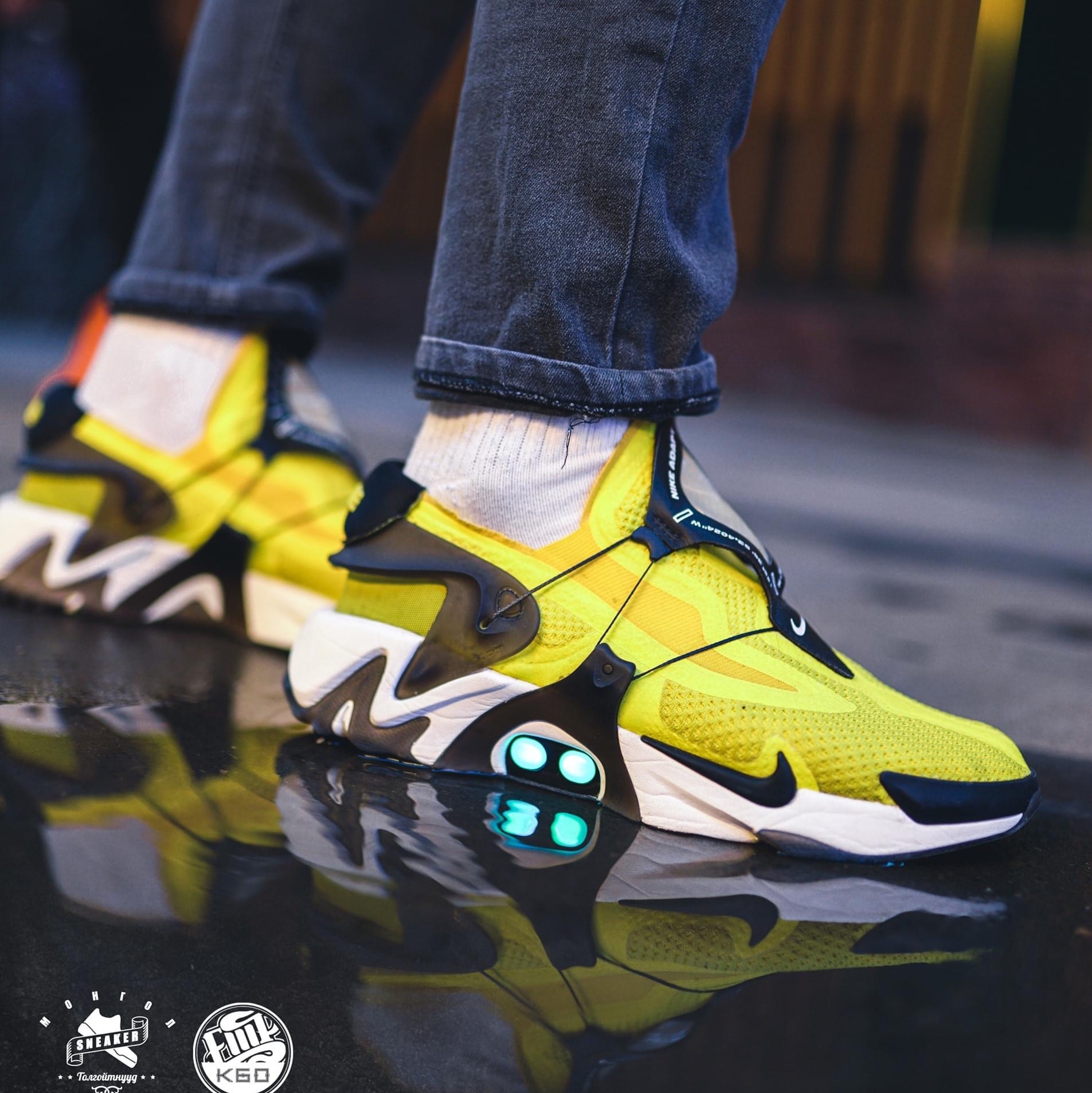 Nike Adapt Huarache Opti Yellow (EU Charger) 착용 스타일