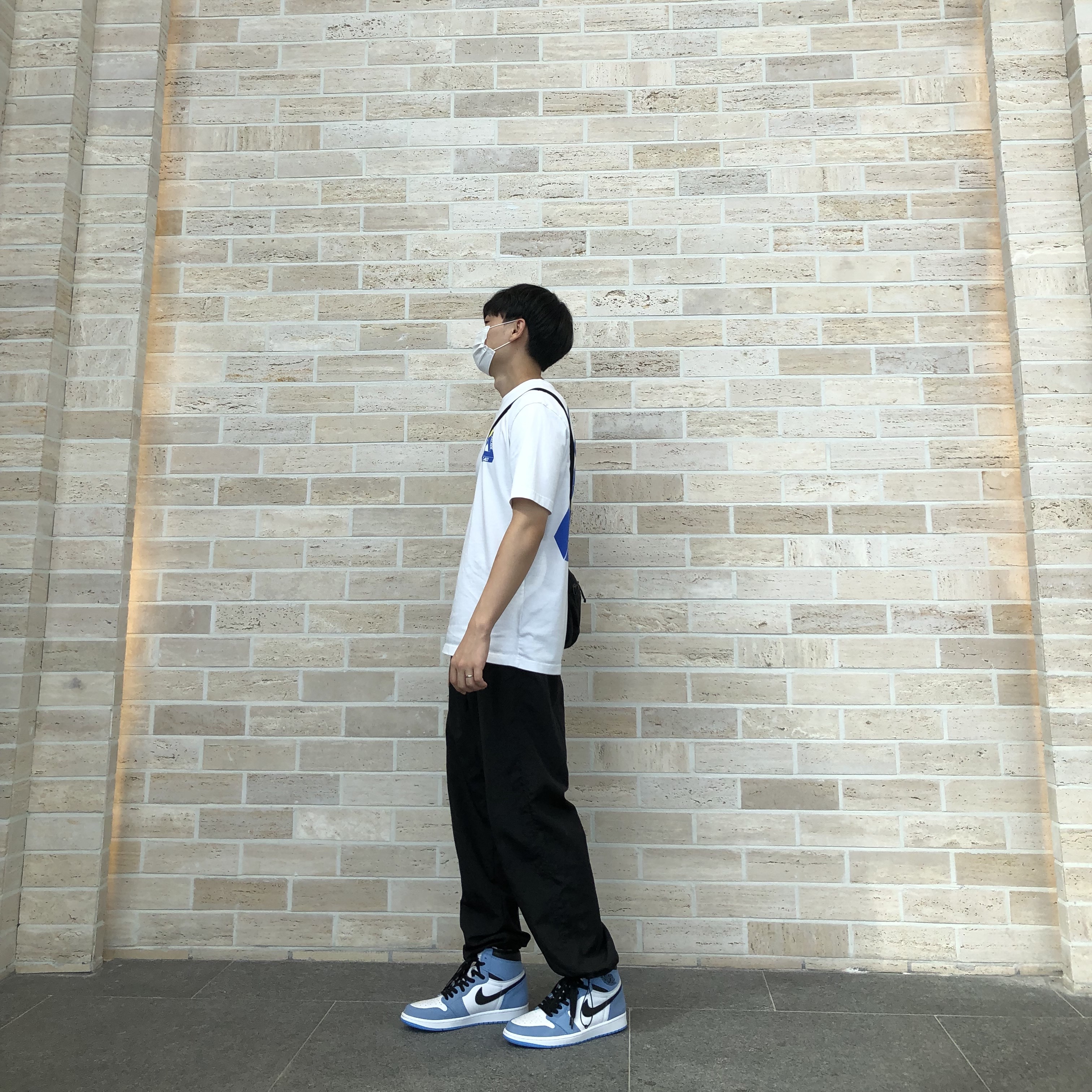 Jordan 1 Retro High OG University Blue, Palace Tri-Smiler T-Shirt White - 20SS 착용 스타일