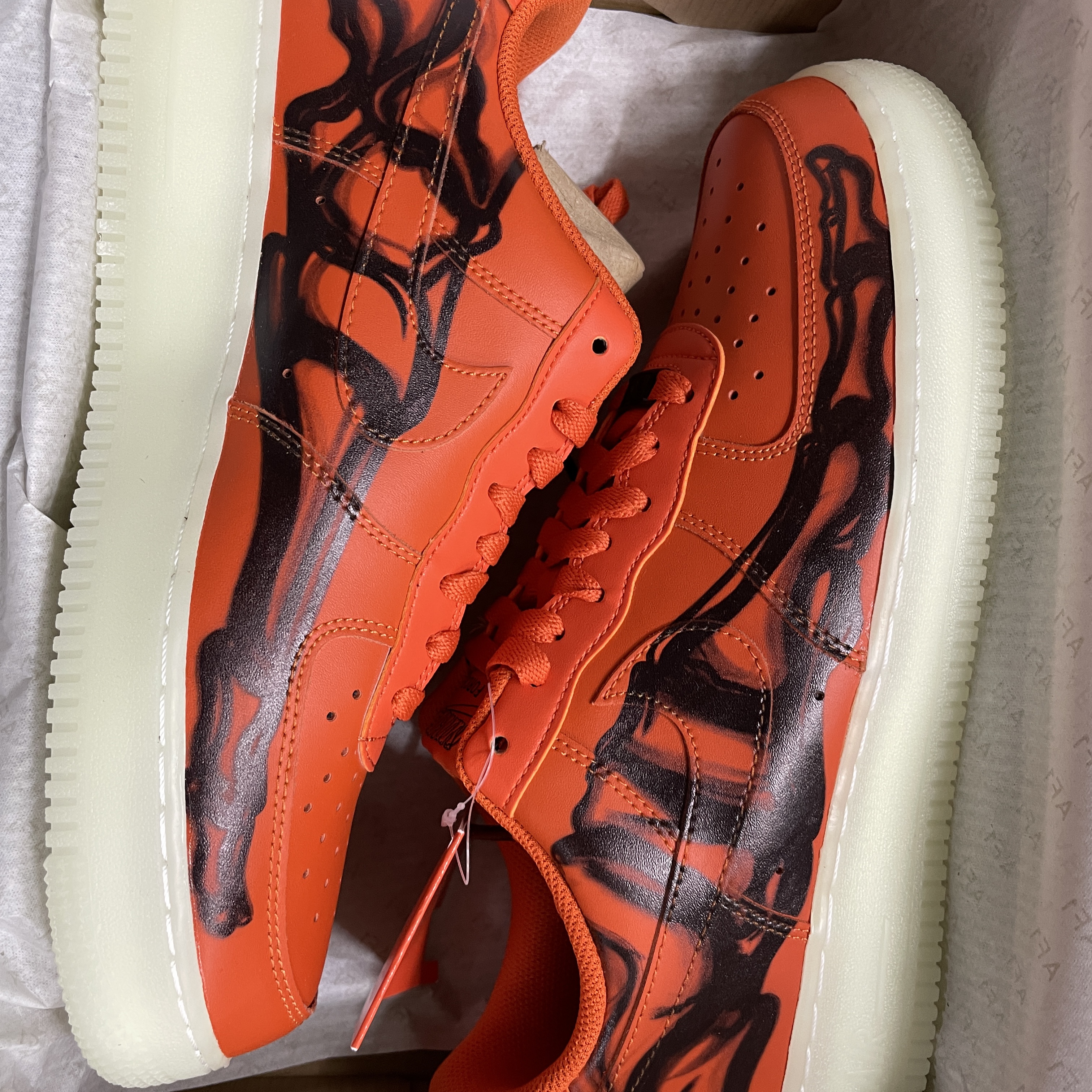 Nike Air Force 1 Low '07 Orange Skeleton 착용 스타일