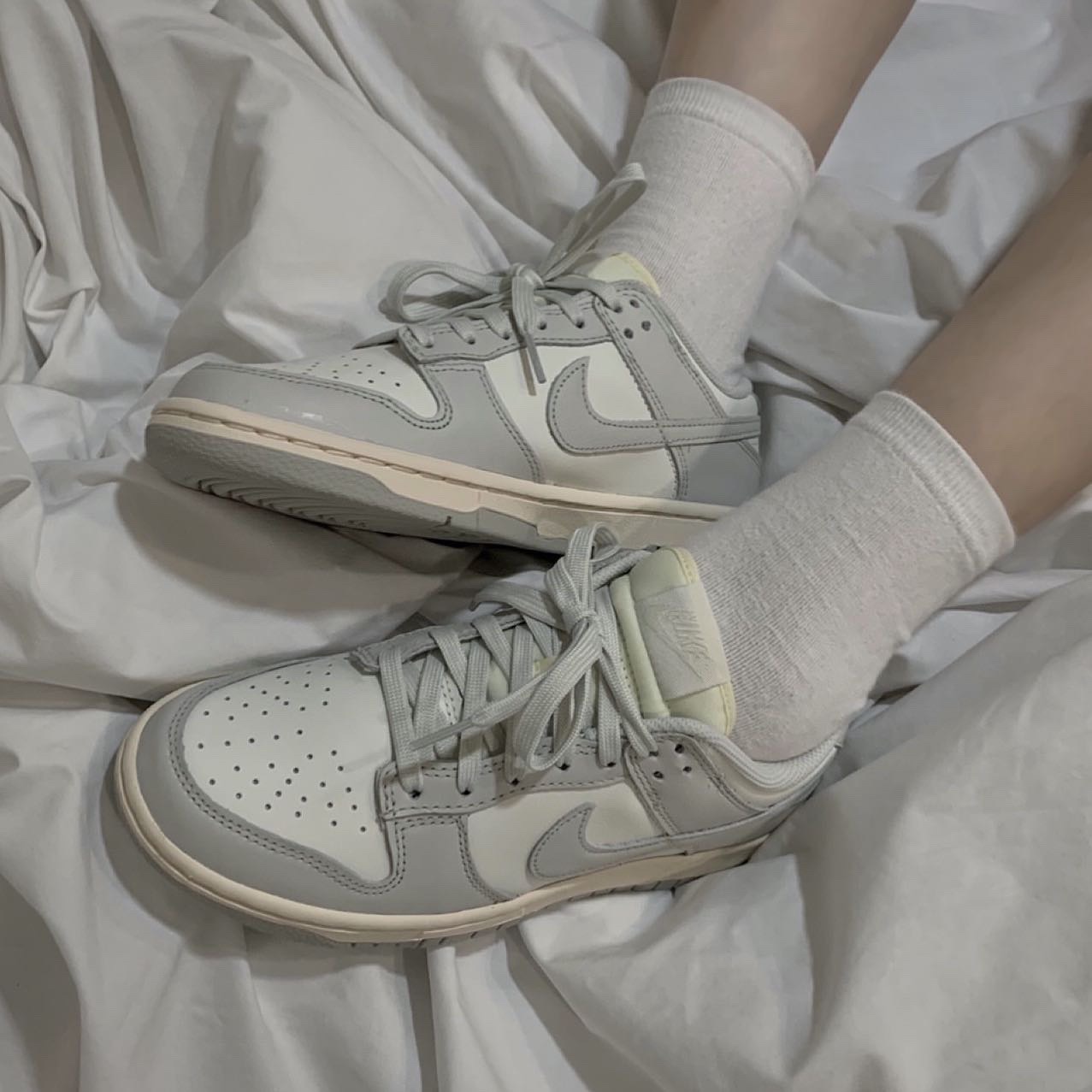 (W) Nike Dunk Low Light Bone 착용 스타일 - 1