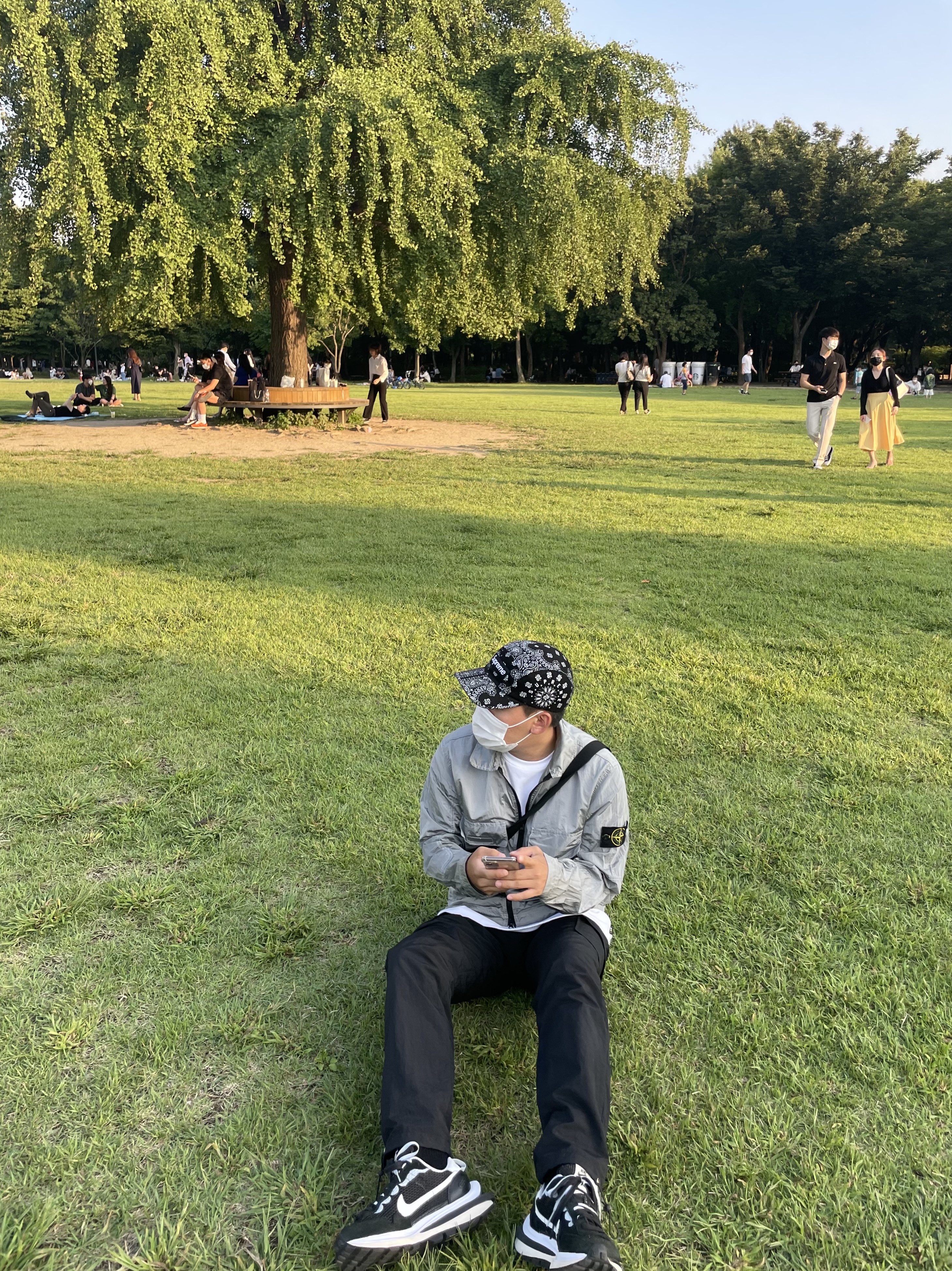 Nike x Sacai VaporWaffle Black White, Supreme Bandana Camp Cap Black - 21SS 착용 스타일 - 2