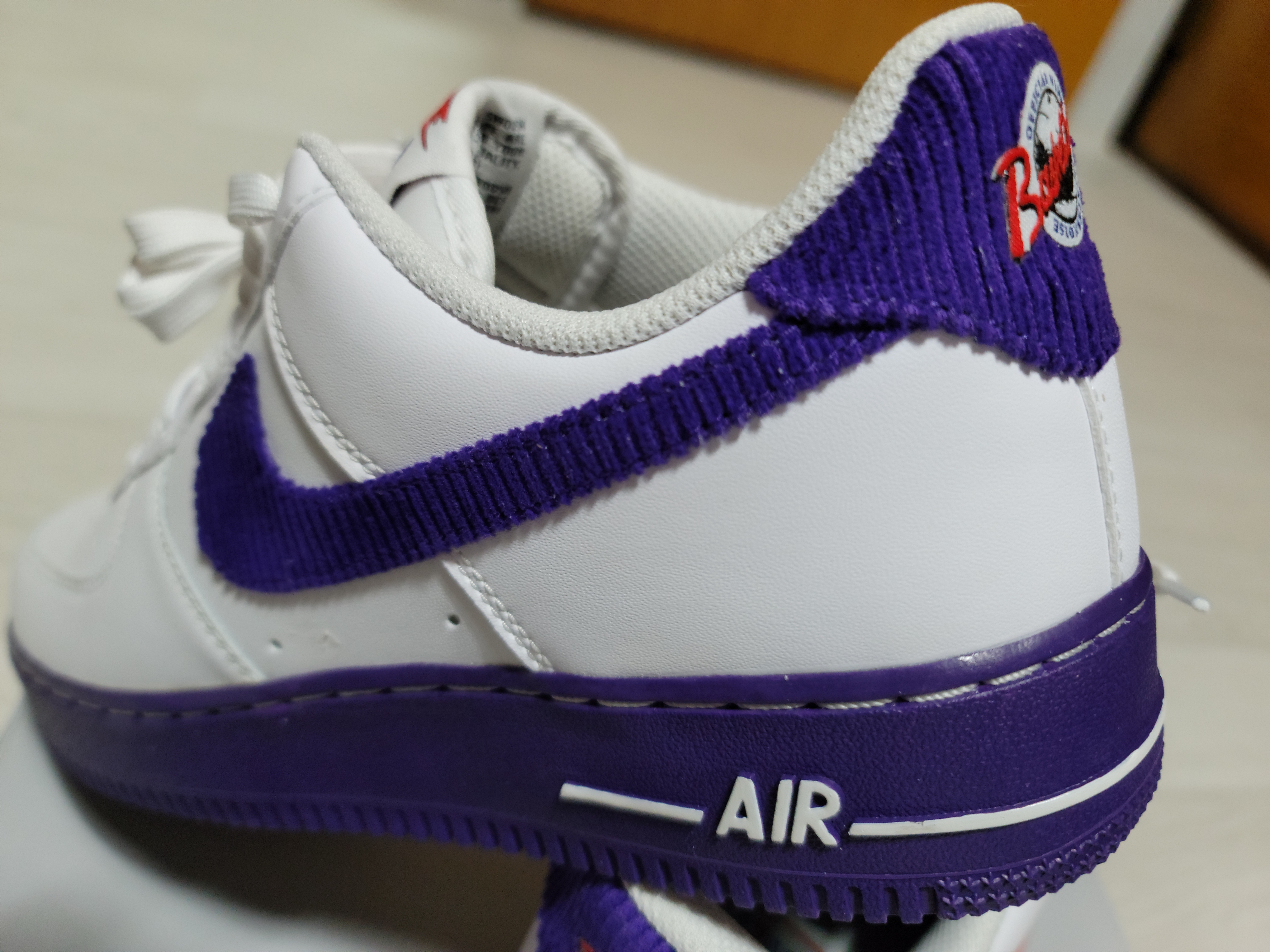 Nike Air Force 1 '07 LV8 EMB White and Court Purple 착용 스타일 - 4