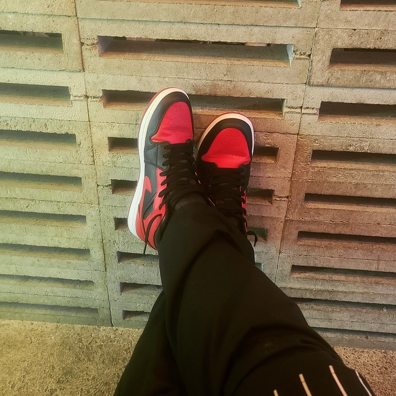 Jordan 1 Mid Bred Banned 2020 착용 스타일