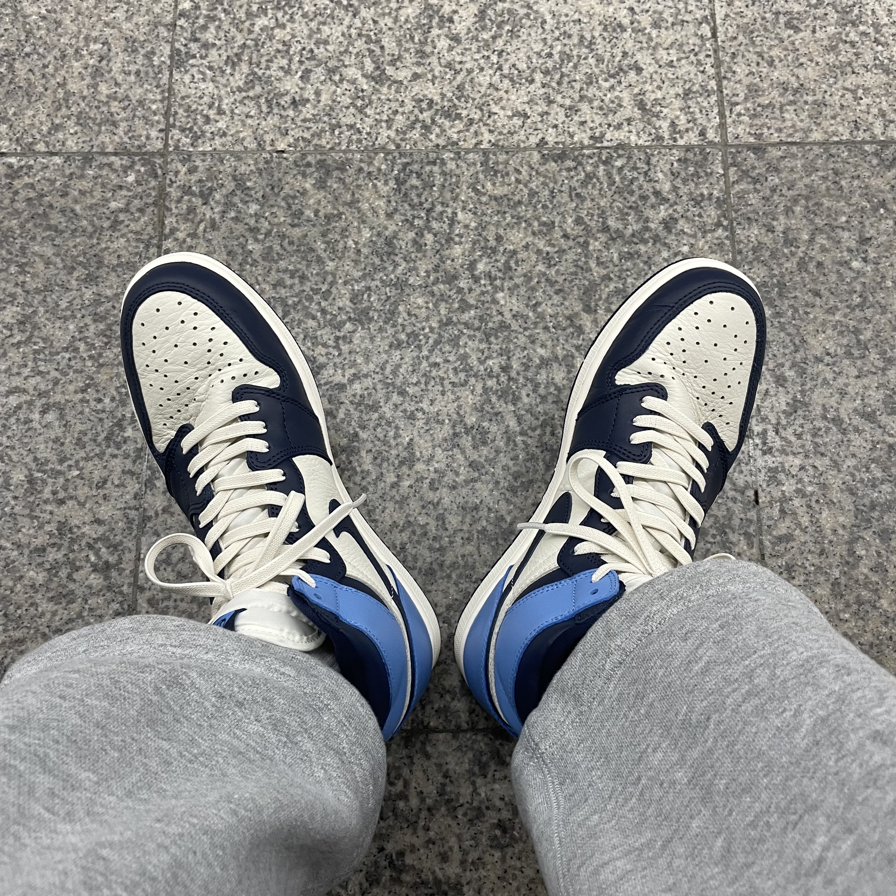 Jordan 1 Retro High Obsidian UNC 착용 스타일